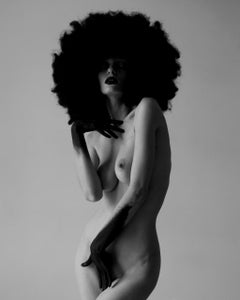 „Black Cloud 3“ Aktfotografie 27.5" x 24" in Auflage 1/15 von Olha Stepanian