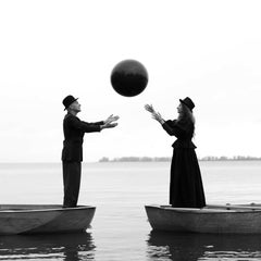 "Black Moon" Fotografia 39" x 39" pollici Edizione di 3 di Olha Stepanian