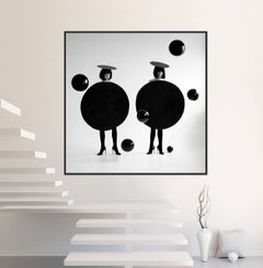 "Bubbles" Schwarz-Weiß-Fotografie 39" x 39" in Auflage von 3 von Olha Stepanian