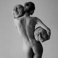 "Faces 3" Fotografia in bianco e nero 31" x 31" in edizione 1/7 di Olha Stepanian