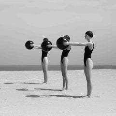 "Geometría" Fotografía 24" x 24" pulgadas Edición de 15 por Olha Stepanian