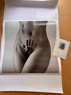 "Impresión" Fotografía de desnudo en blanco y negro 24" x 24" en Ed 3/15 por Olha Stepanian