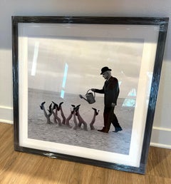 "Nel giardino" Fotografia in bianco e nero 39" x 39" in Ed. 3/3 di Olha Stepanian