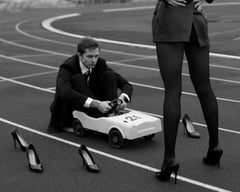 „Speed 2“ Schwarz-Weiß-Fotografie 31" x 39" in Auflage 1/7 von Olha Stepanian