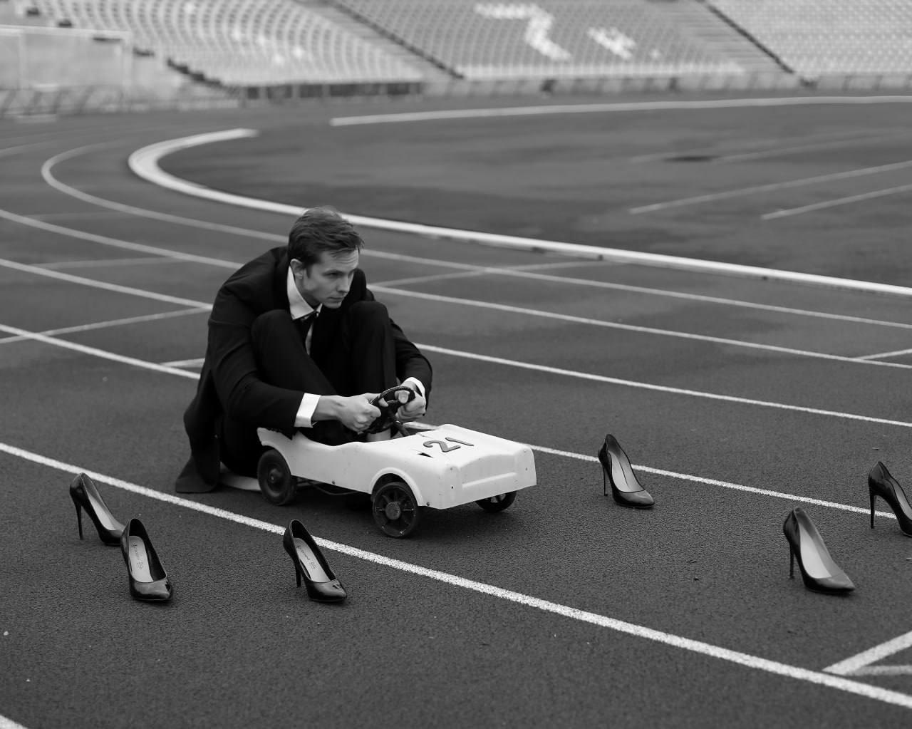 "Speed" Photographie en noir et blanc 24" x 29.5" en édition 1/15 par Olha Whiting