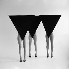 "Trío 3" Fotografía en blanco y negro 39" x 39" pulgadas Edición de 3 por Olha Stepanian