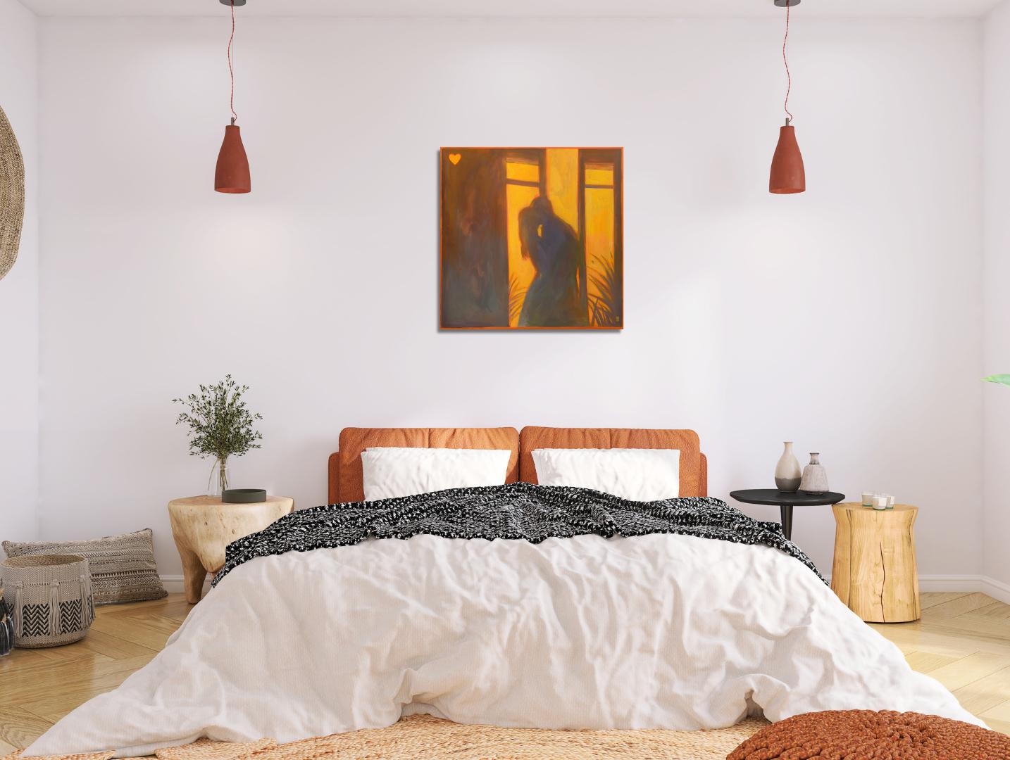 El día está llegando a su fin. El sol ya se está poniendo y sus últimos rayos dibujan cálidas siluetas en las paredes de la habitación. Todo parece haberse vuelto de un naranja dorado. Hasta el polvo del aire parece brillar.

 Estamos juntos en