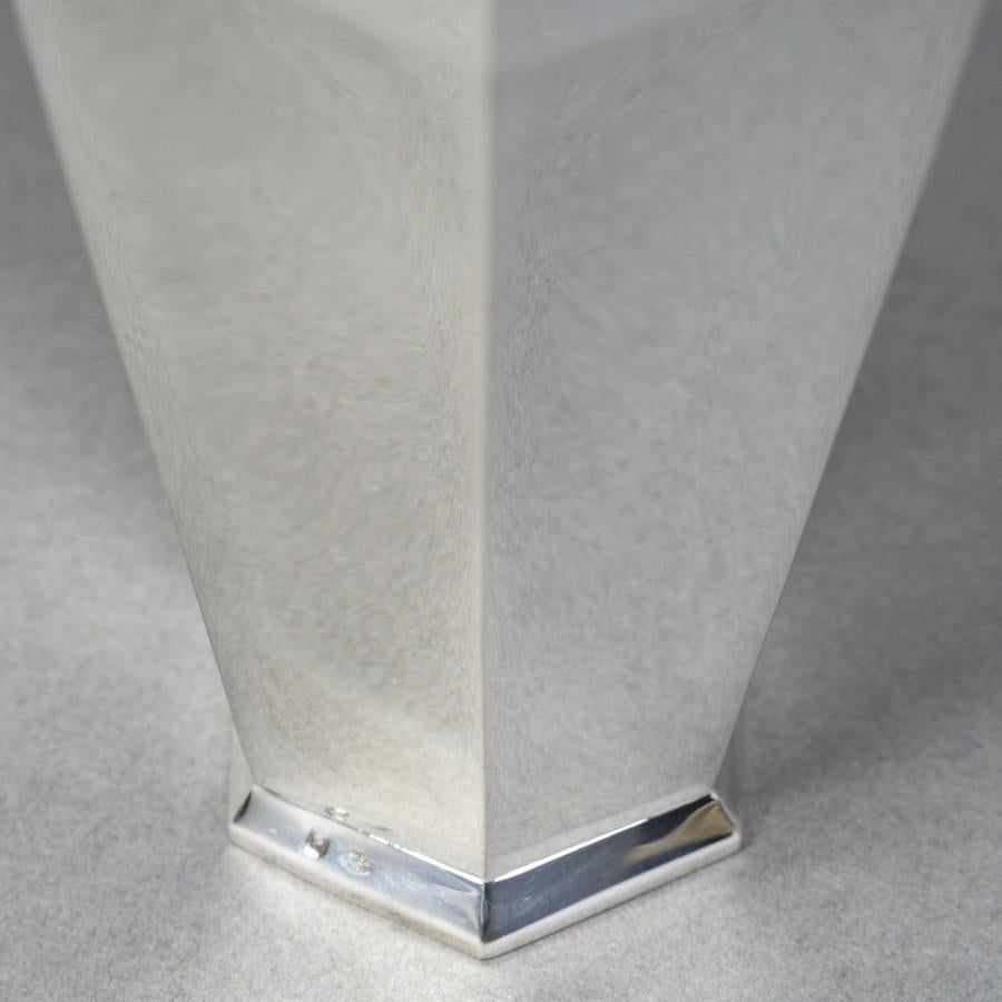 French OLIER & CARON Vase en argent massif Epoque ART DECO 1930