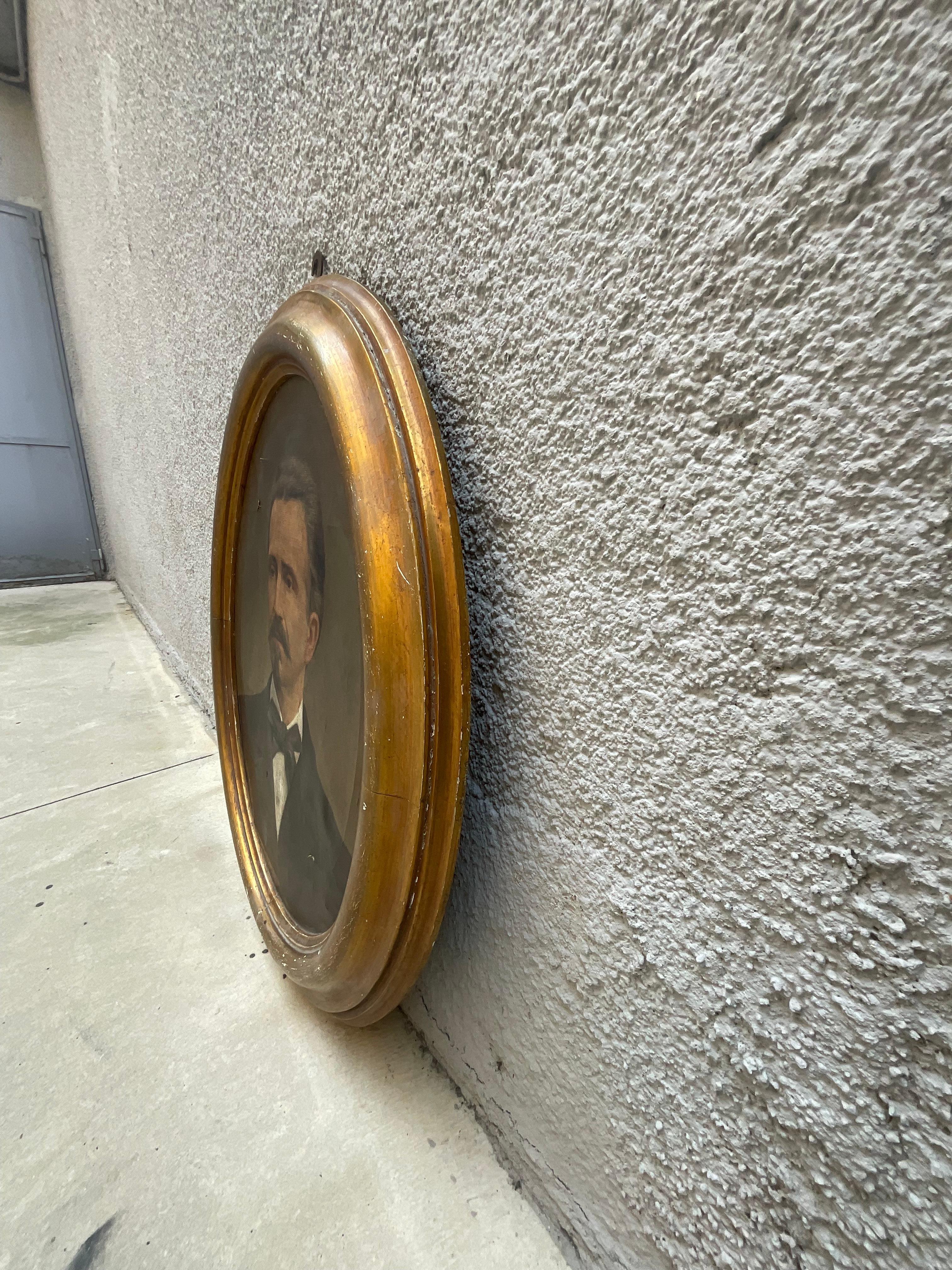 Italian Oil on canvas depicting gentleman - gold leaf wood frame - ITALY 1910. For Sale