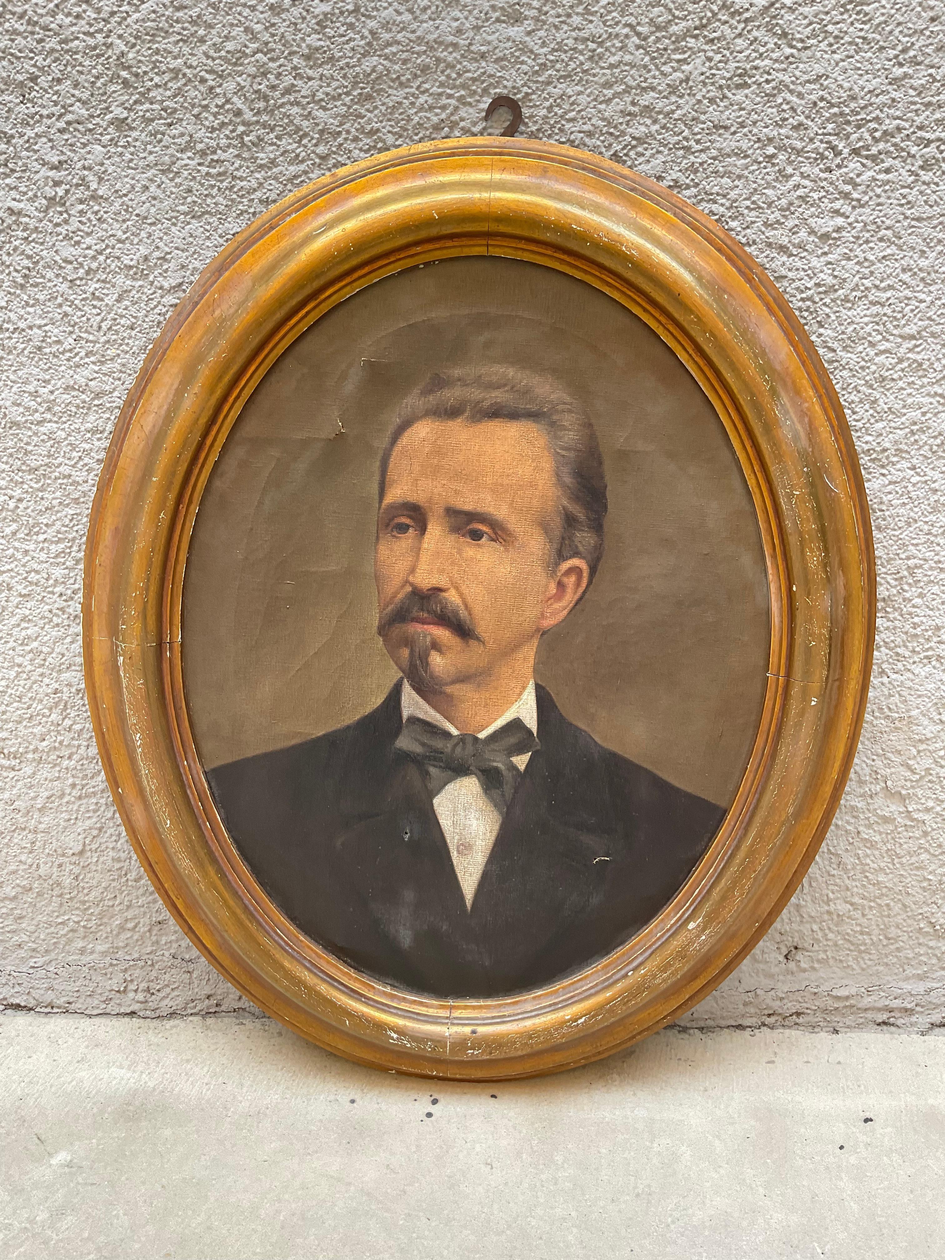 Early 20th Century Oil on canvas depicting gentleman - gold leaf wood frame - ITALY 1910. For Sale