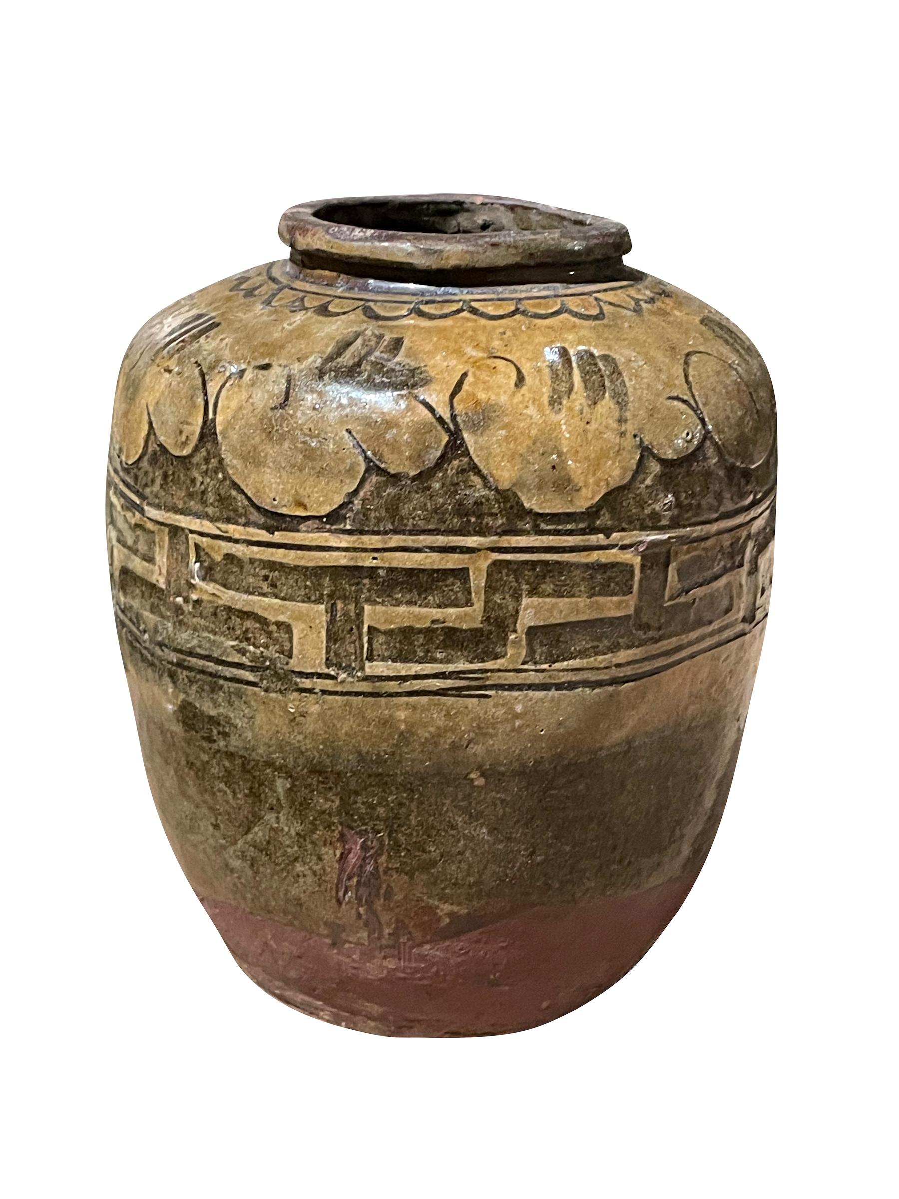 19th century Chinese olive and gold glaze barrel shaped vase.
Decorative geometric design.
Natural weathered patina and wear.
Part of a large collection.
ARRIVING APRIL