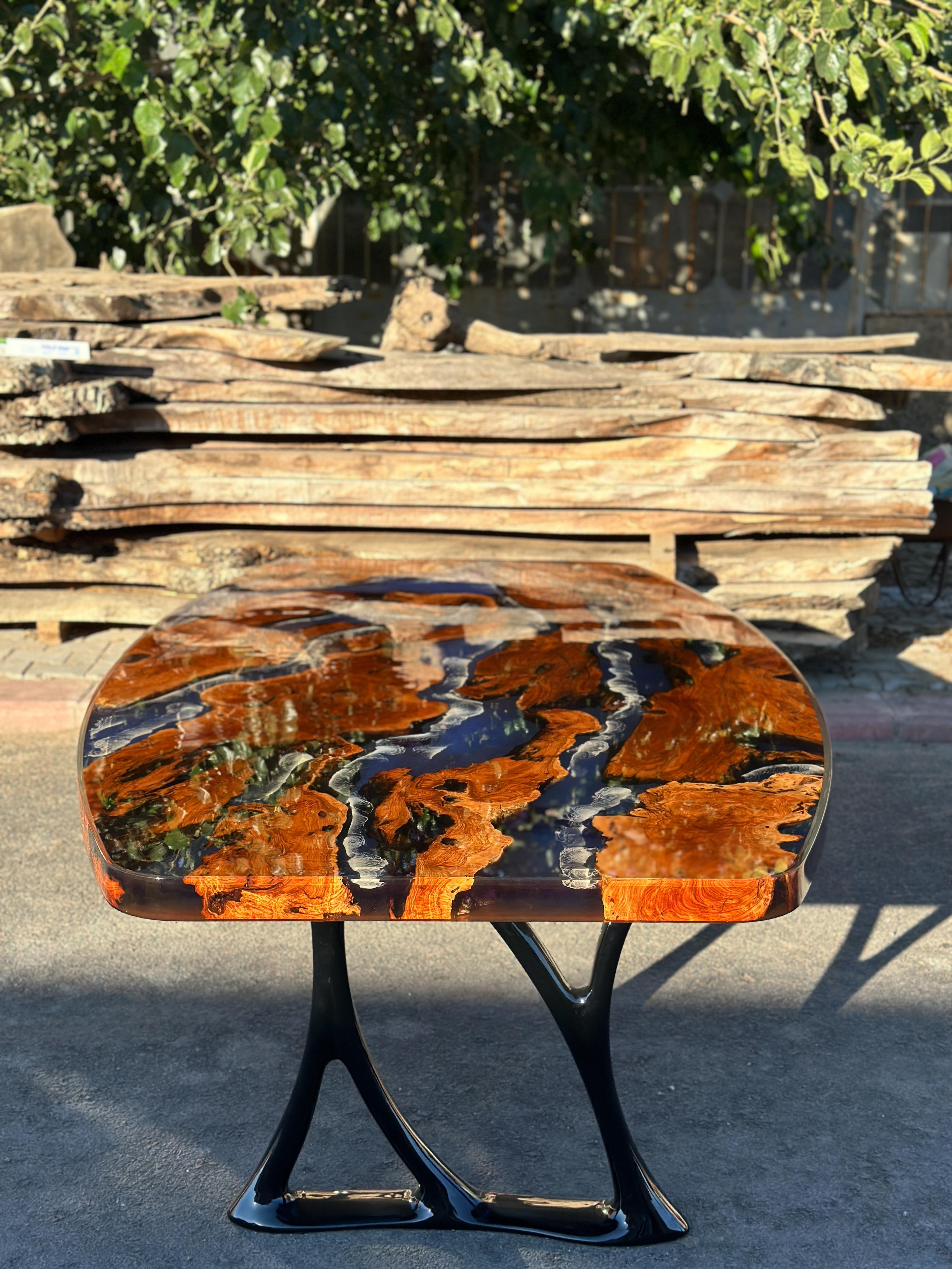 Arts and Crafts Grande table de salle à manger pour 8 personnes - Grande table ovale Olive Epoxy en vente