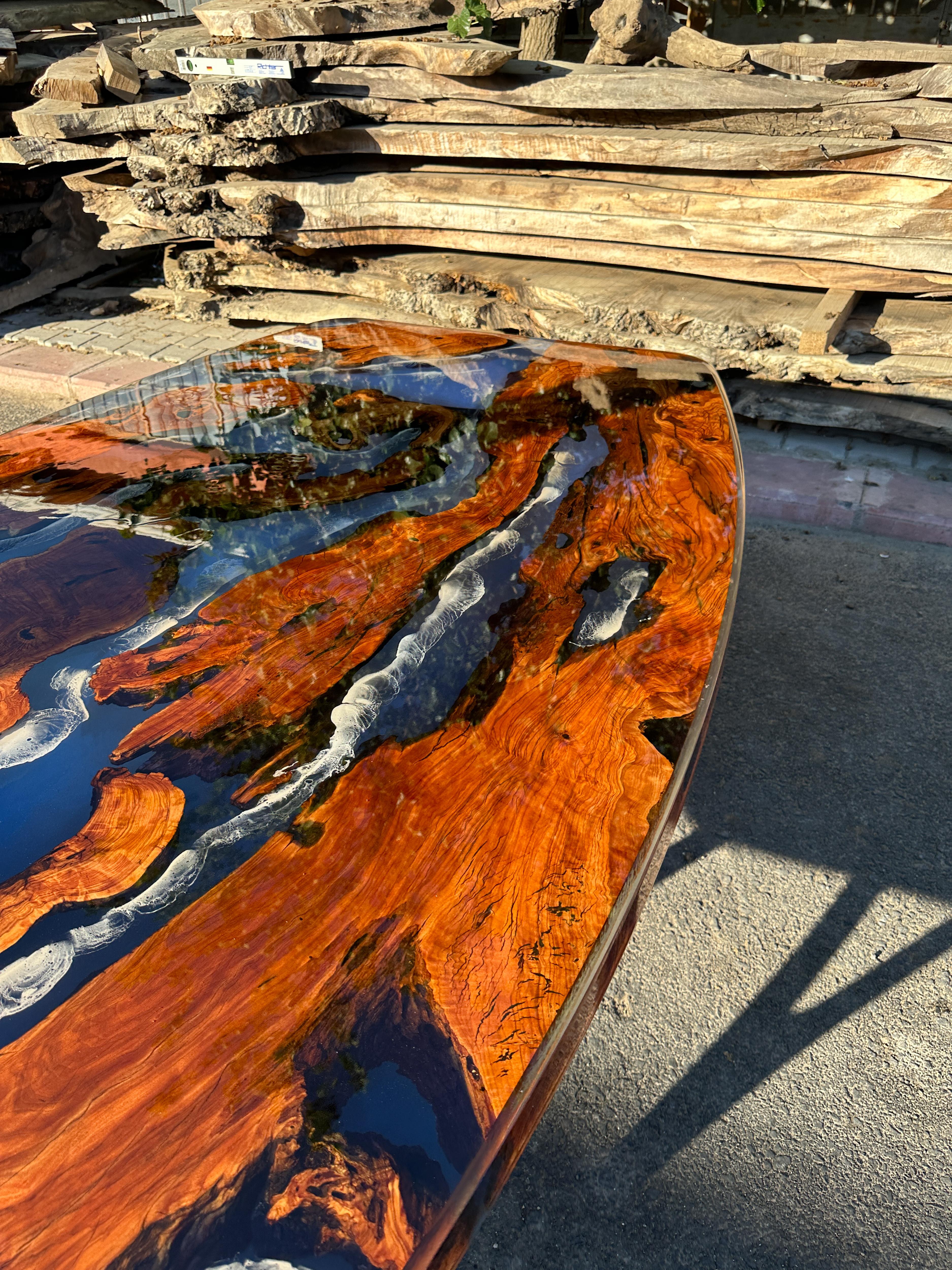 Olivier Grande table de salle à manger pour 8 personnes - Grande table ovale Olive Epoxy en vente