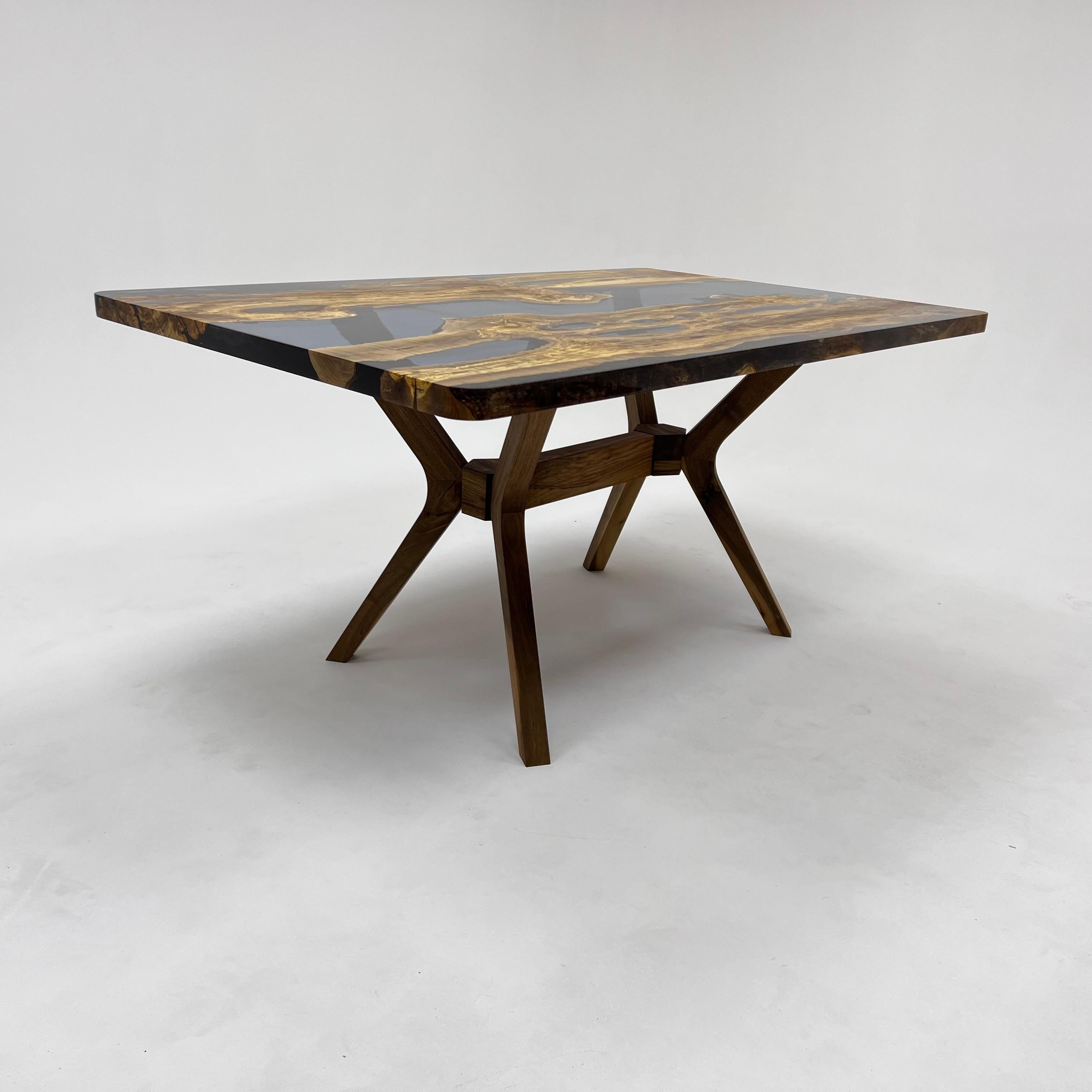 Modern Olive Wood Blue Epoxy Resin Custom Wooden Dining Table For Sale