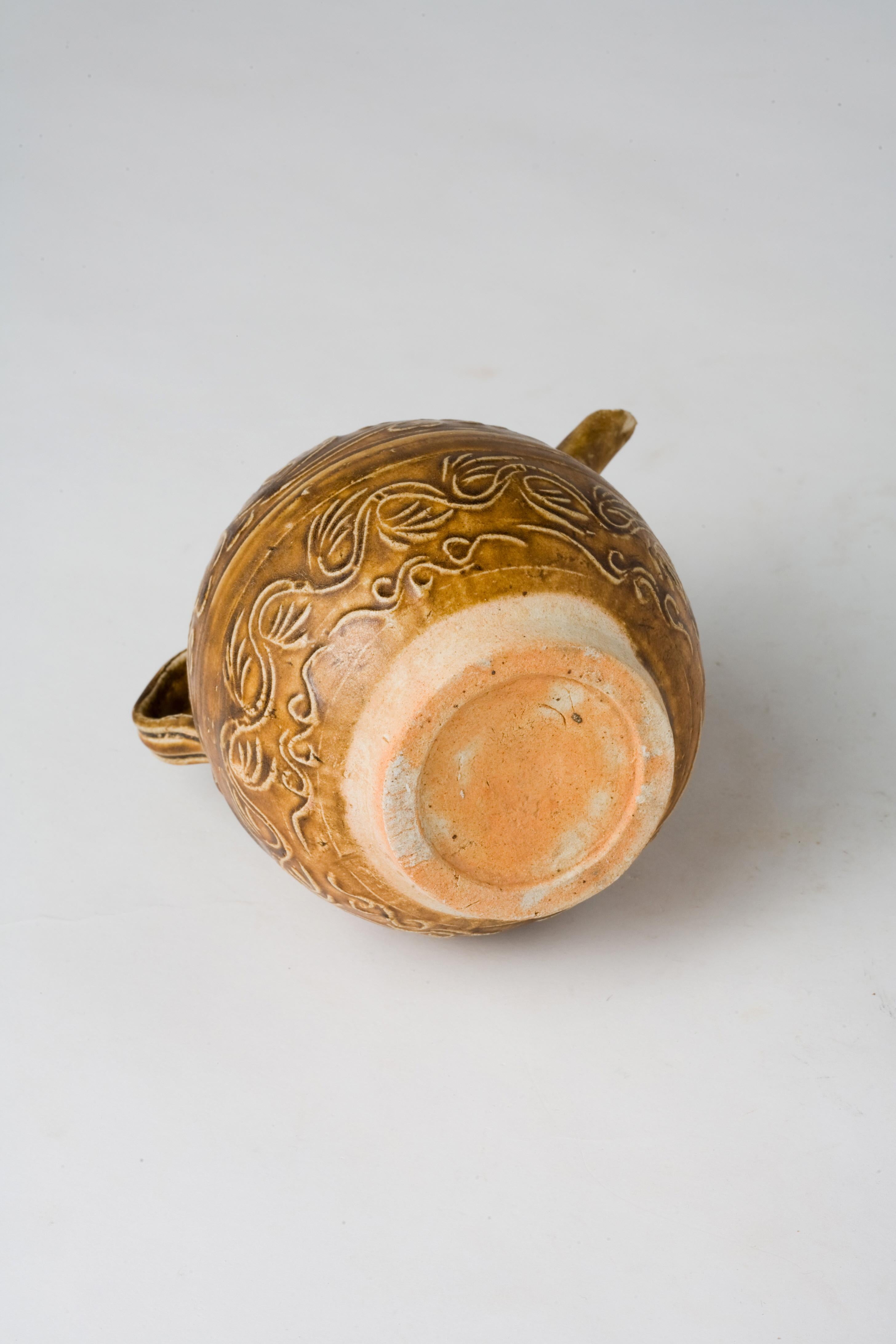 Olive-Brown-Glazed Molded Ewer And Cover, Song-Yuan Dynasty In Good Condition For Sale In seoul, KR