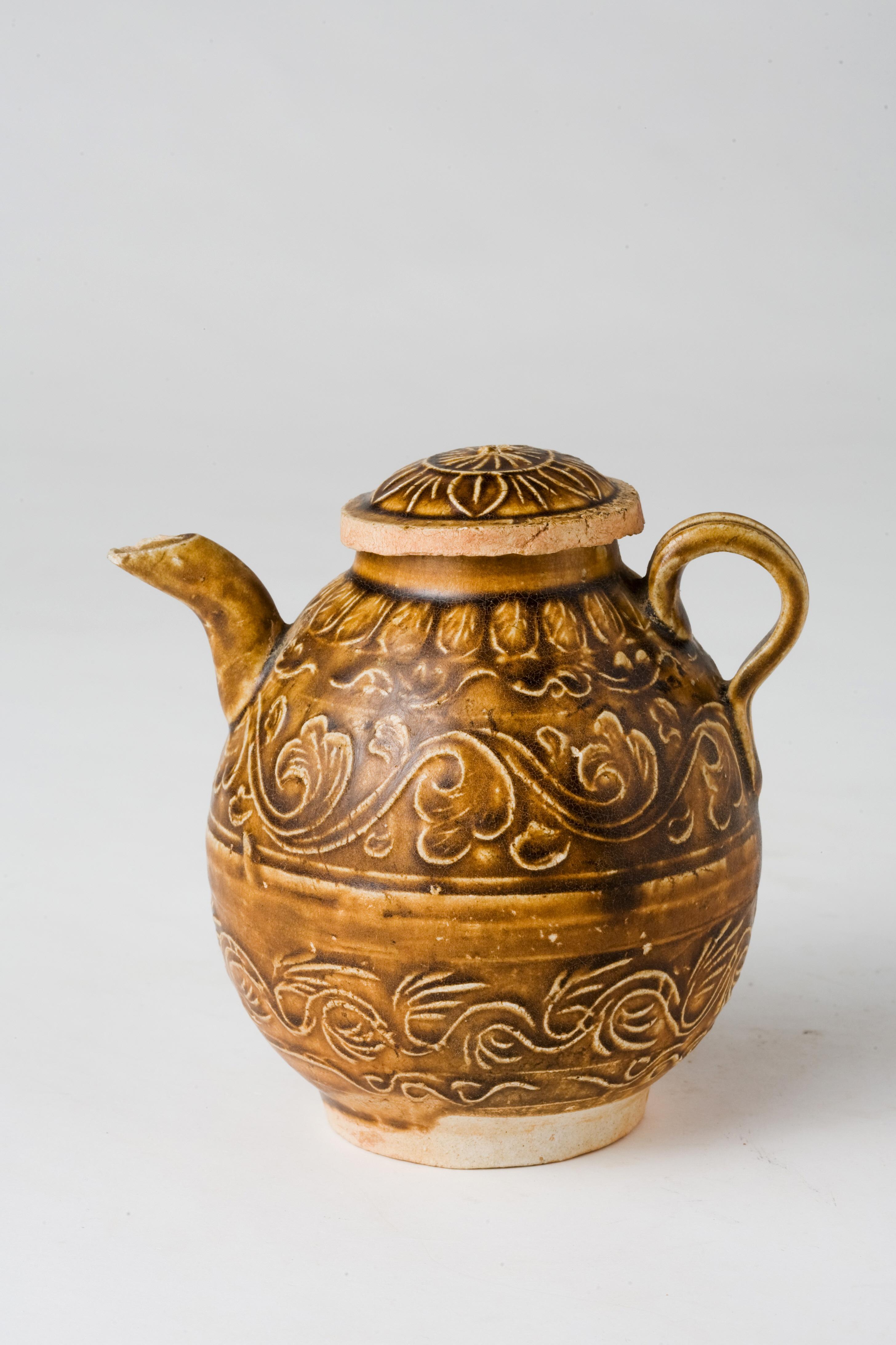 Olive-Brown-Glazed Molded Ewer And Cover, Song-Yuan Dynasty For Sale 2