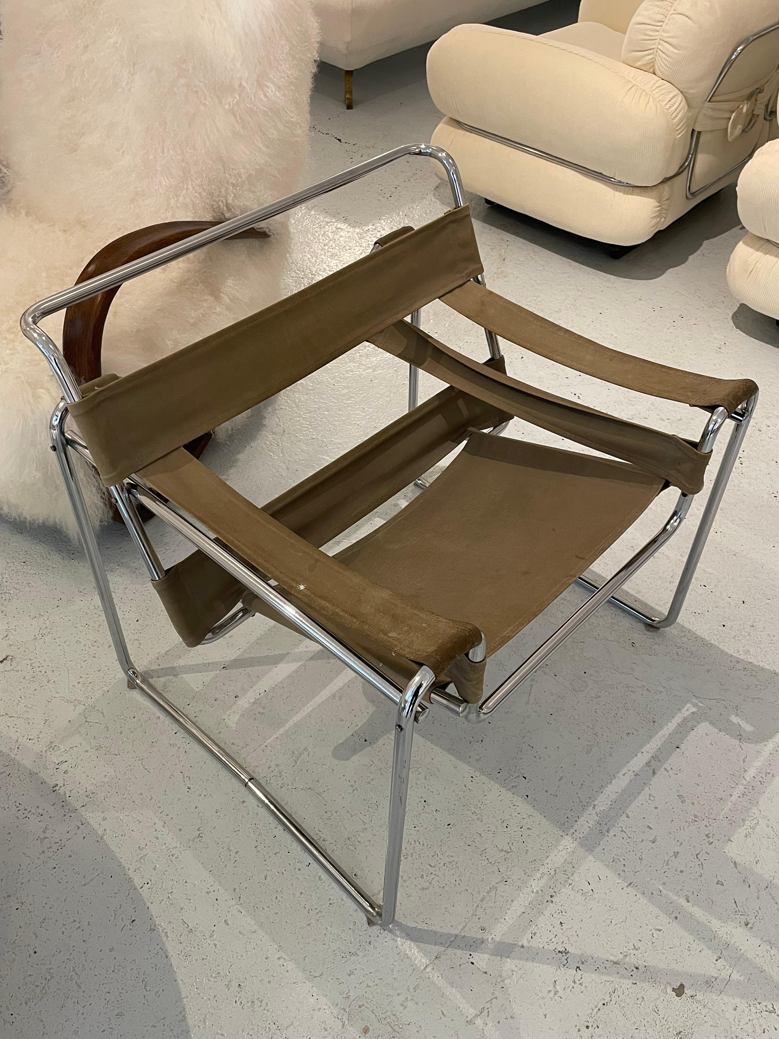 Olive Canvas Wassily Chair by Marcel Breuer, Signed In Good Condition For Sale In London, England