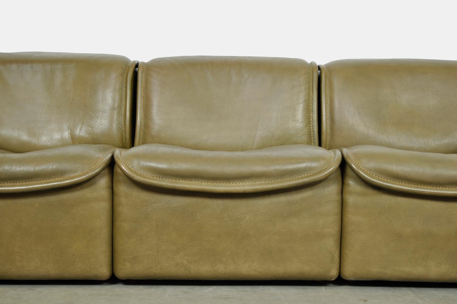Olive Colored Leather 3-Seater Sofa, Model Ds-12 by De Sede, 1970s Switzerland For Sale 8