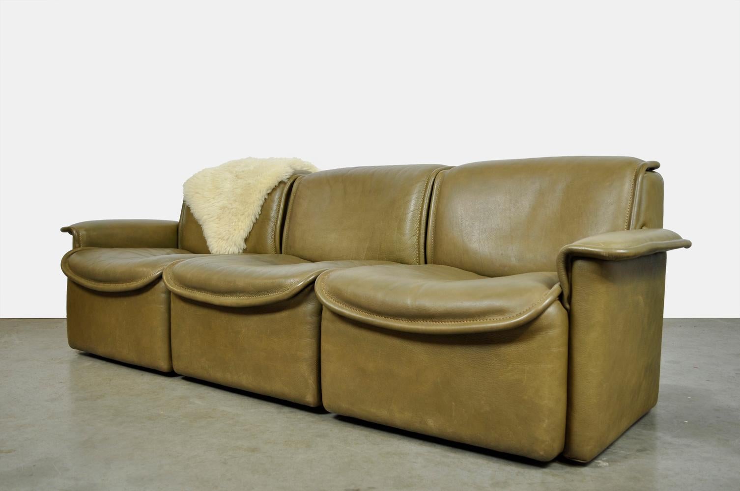 Swiss Olive Colored Leather 3-Seater Sofa, Model Ds-12 by De Sede, 1970s Switzerland For Sale
