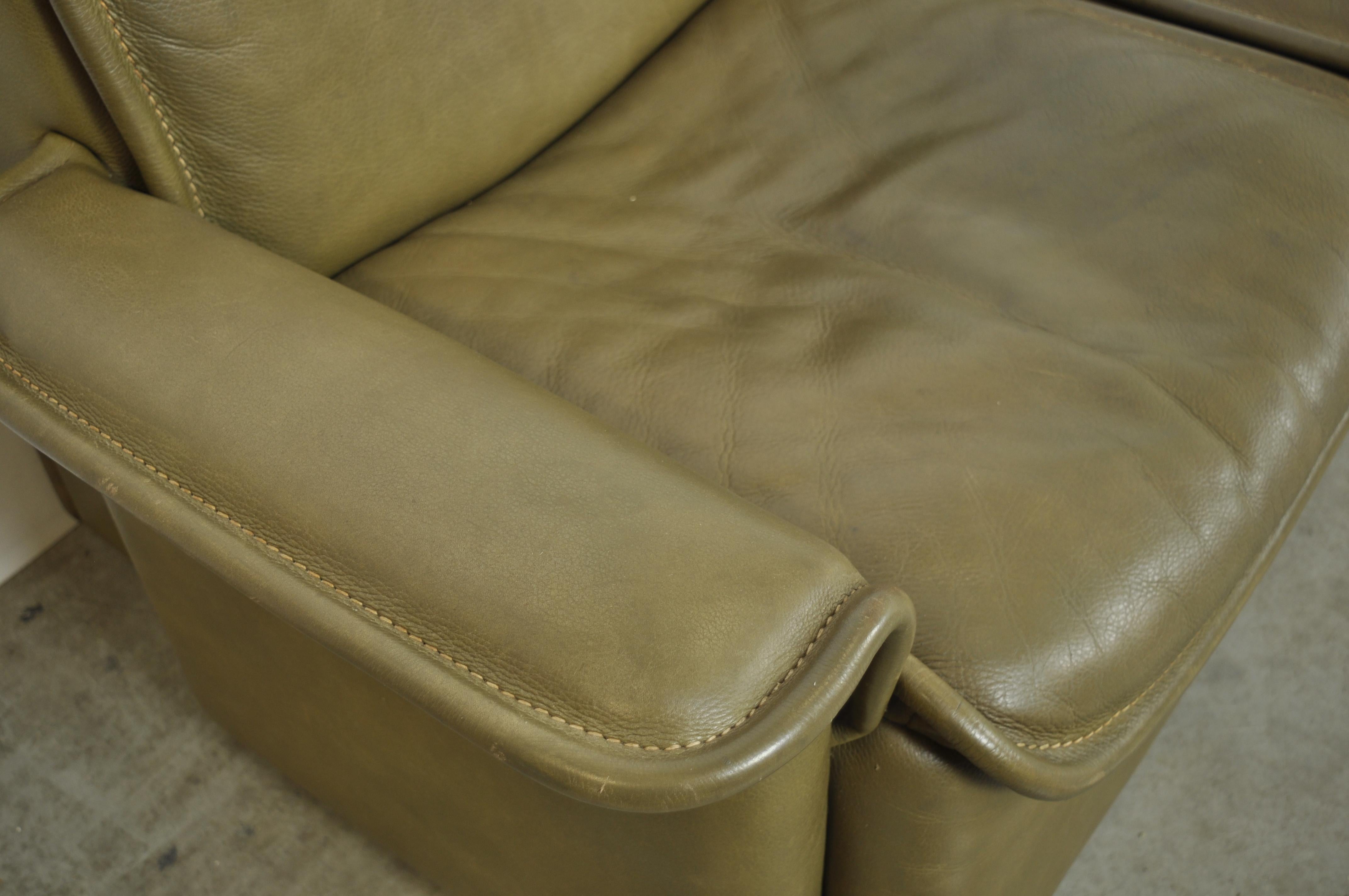 Olive Colored Leather 3-Seater Sofa, Model Ds-12 by De Sede, 1970s Switzerland For Sale 1