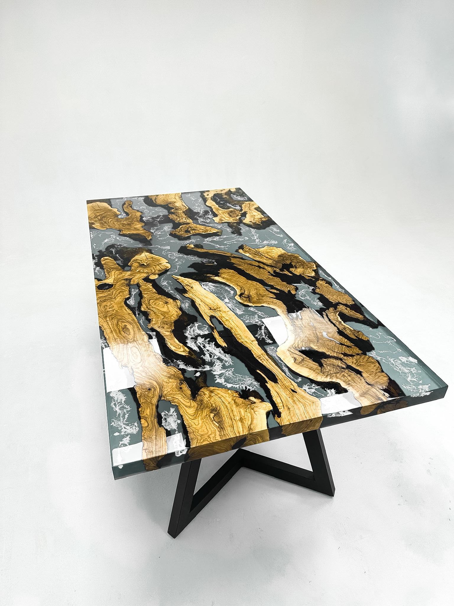 Scandinave moderne Table de salle à manger en bois de résine époxy olive - Table de rivière en résine en vente