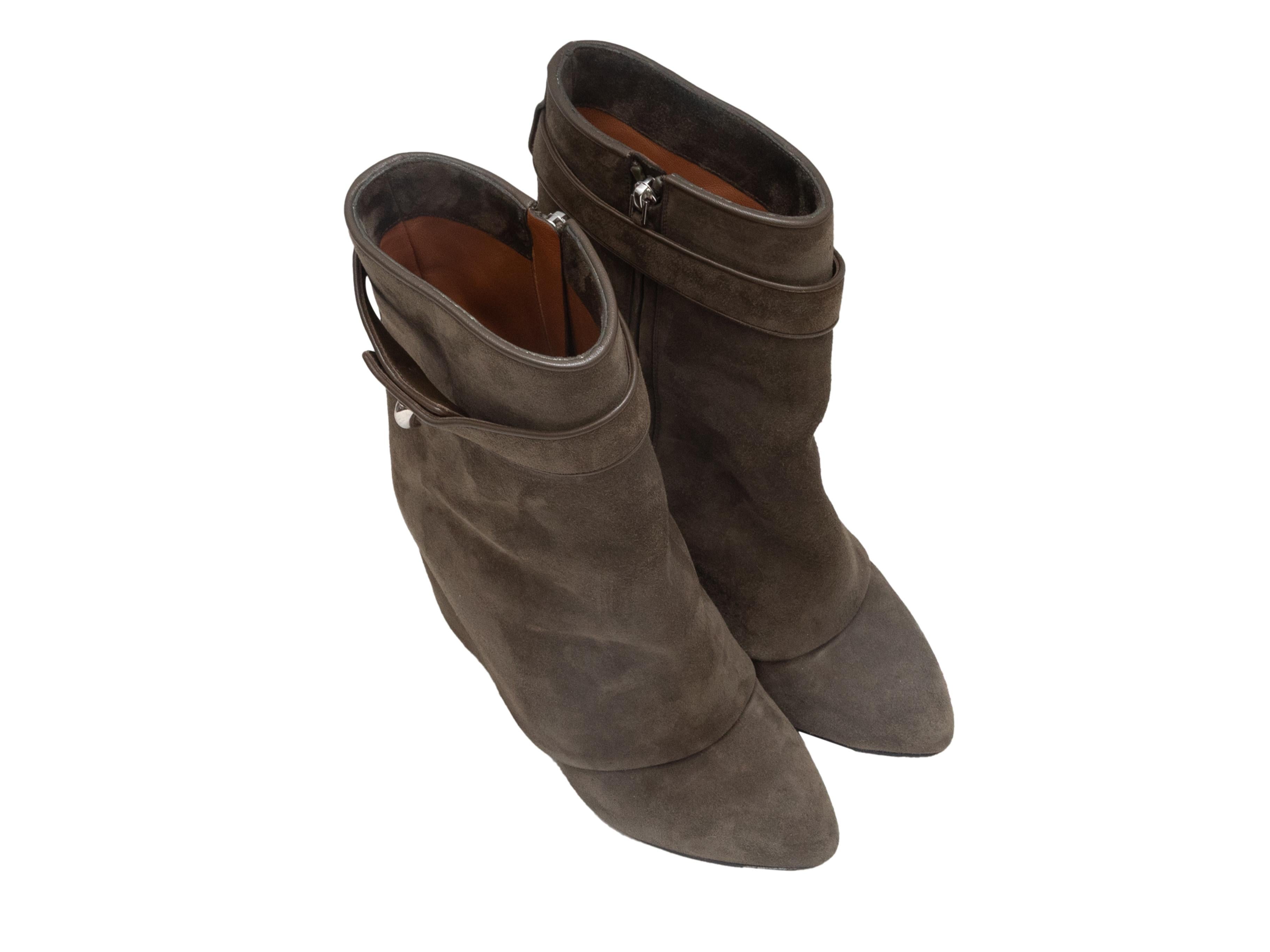 Nero Oliver Givenchy Stivali a metà polpaccio con zeppa in pelle scamosciata misura 37 in vendita