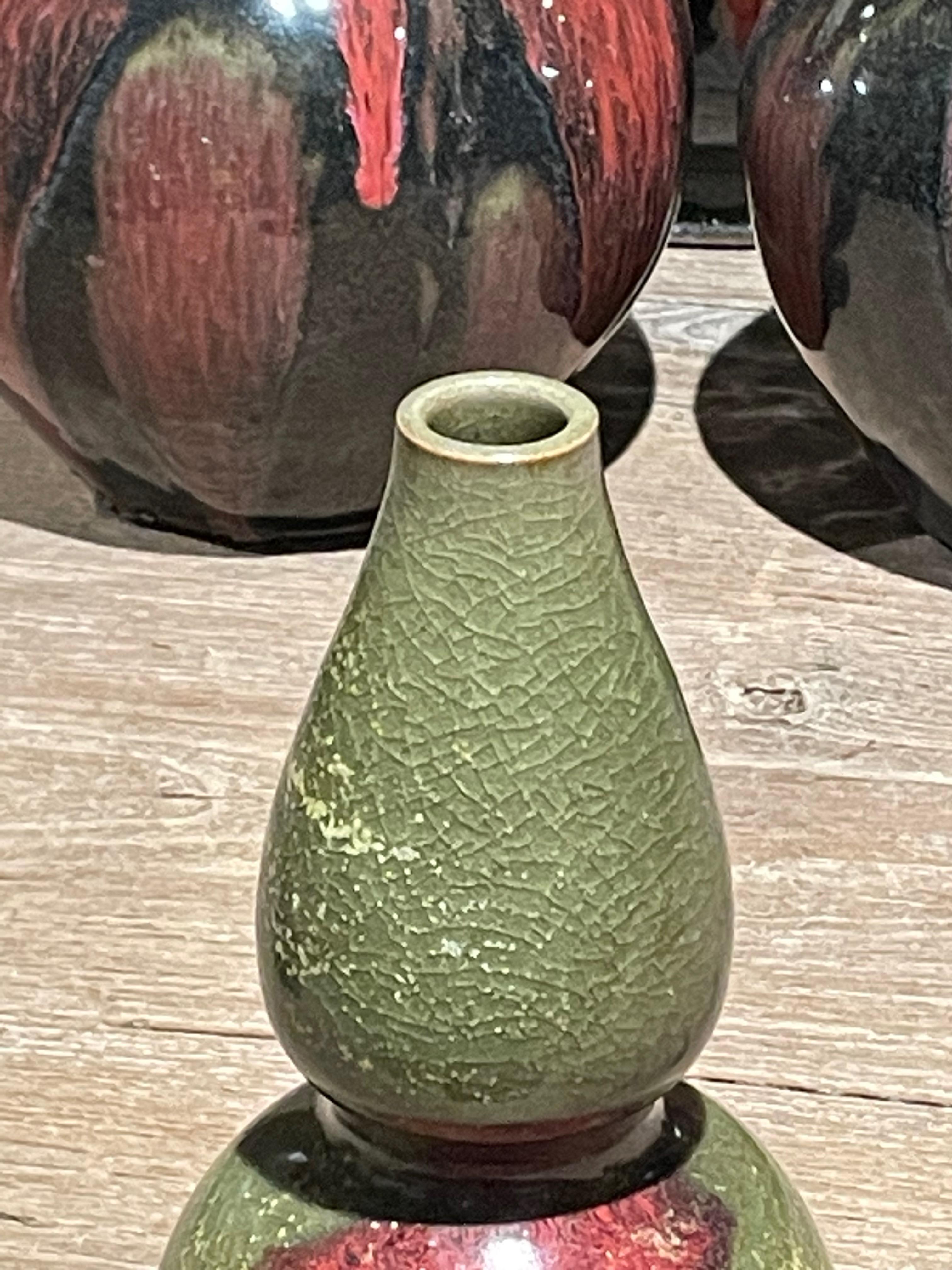 Ceramic Olive Glaze with Burgundy Accents Gourd Shape Vase, China, Contemporary