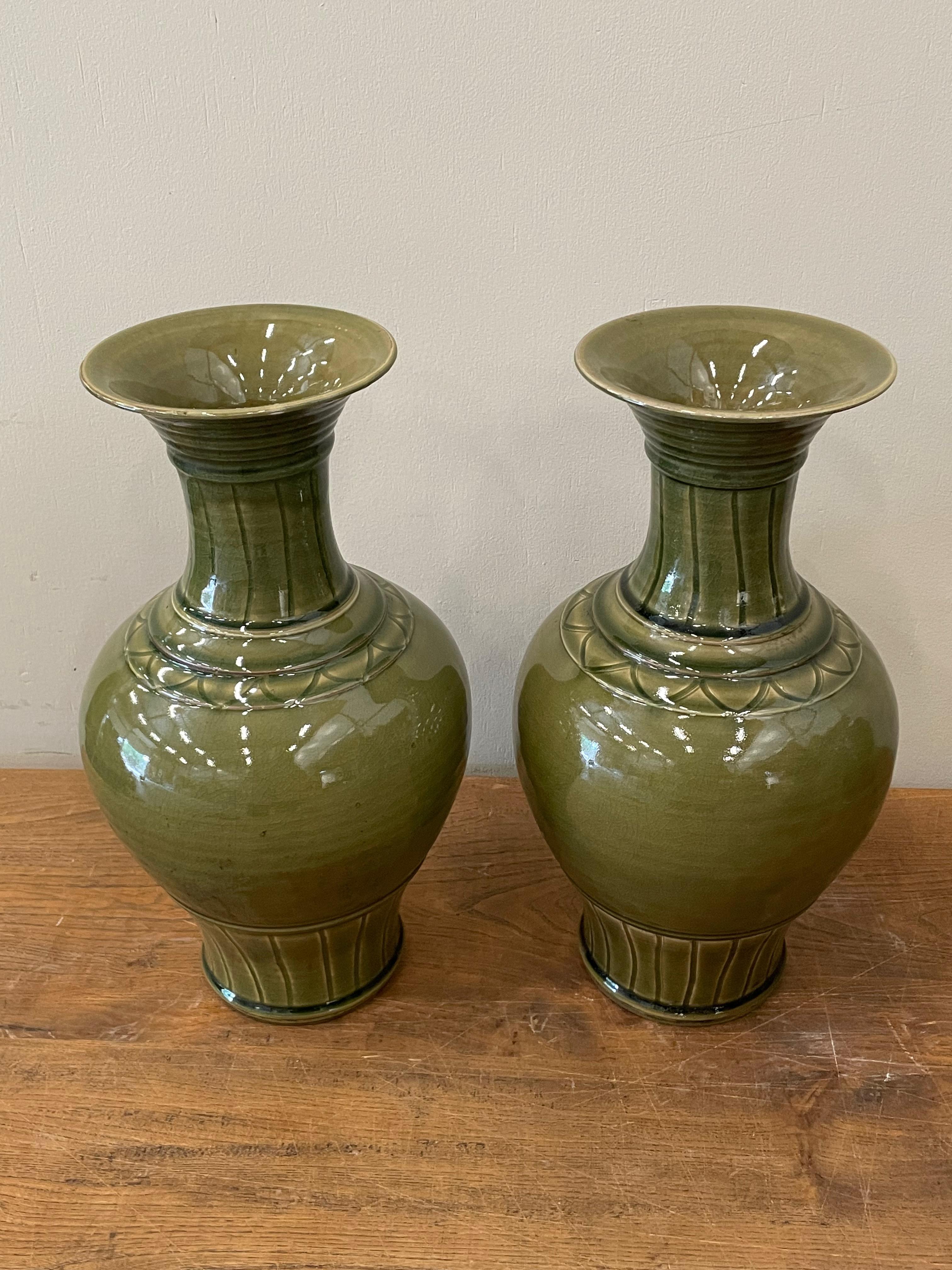 Cinese Vaso a forma di tulipano smaltato lucido Oliver, Cina, Contemporaneo in vendita