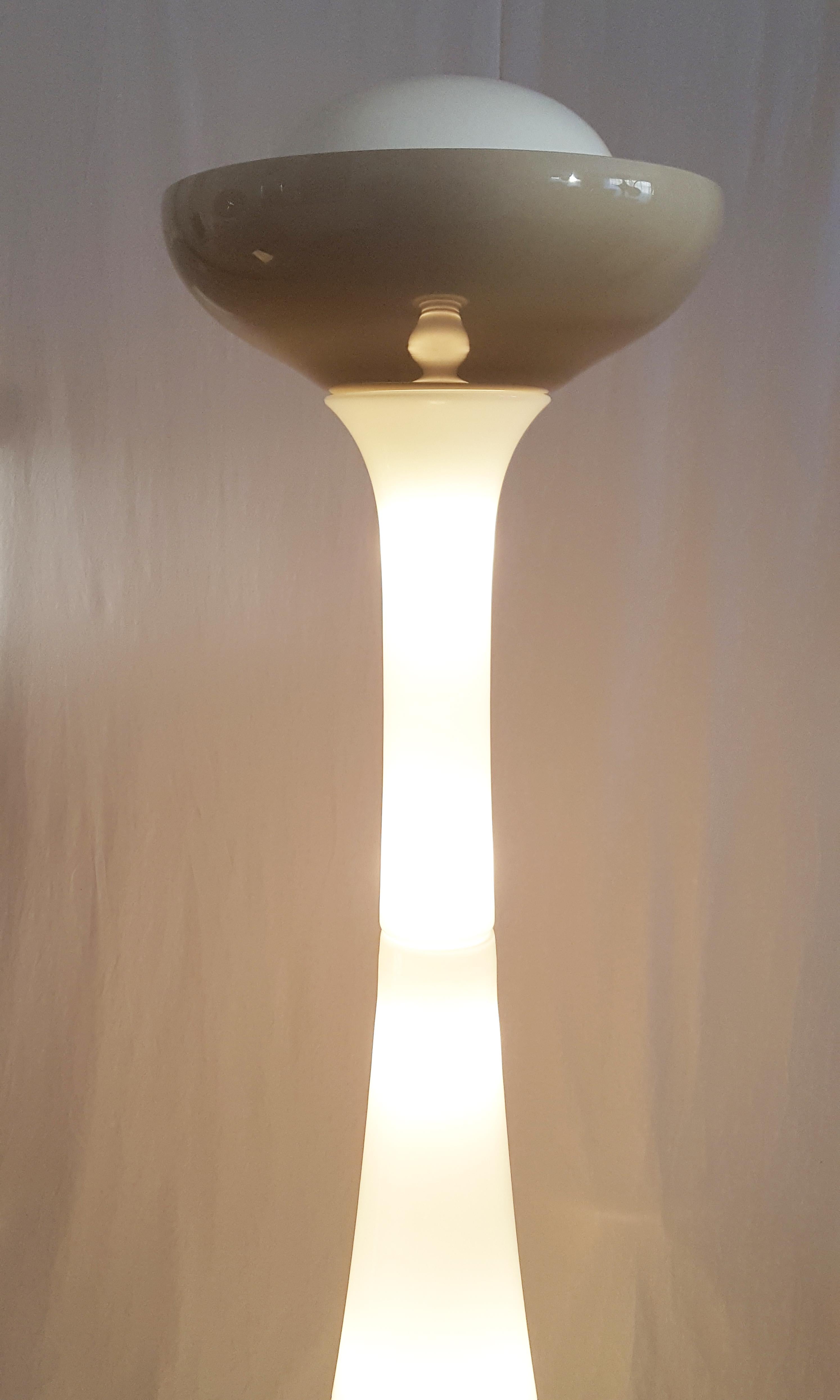 Olive Green and White Murano Glass Floor Lamp by Carlo Nason for Selenova, 1960s For Sale 6