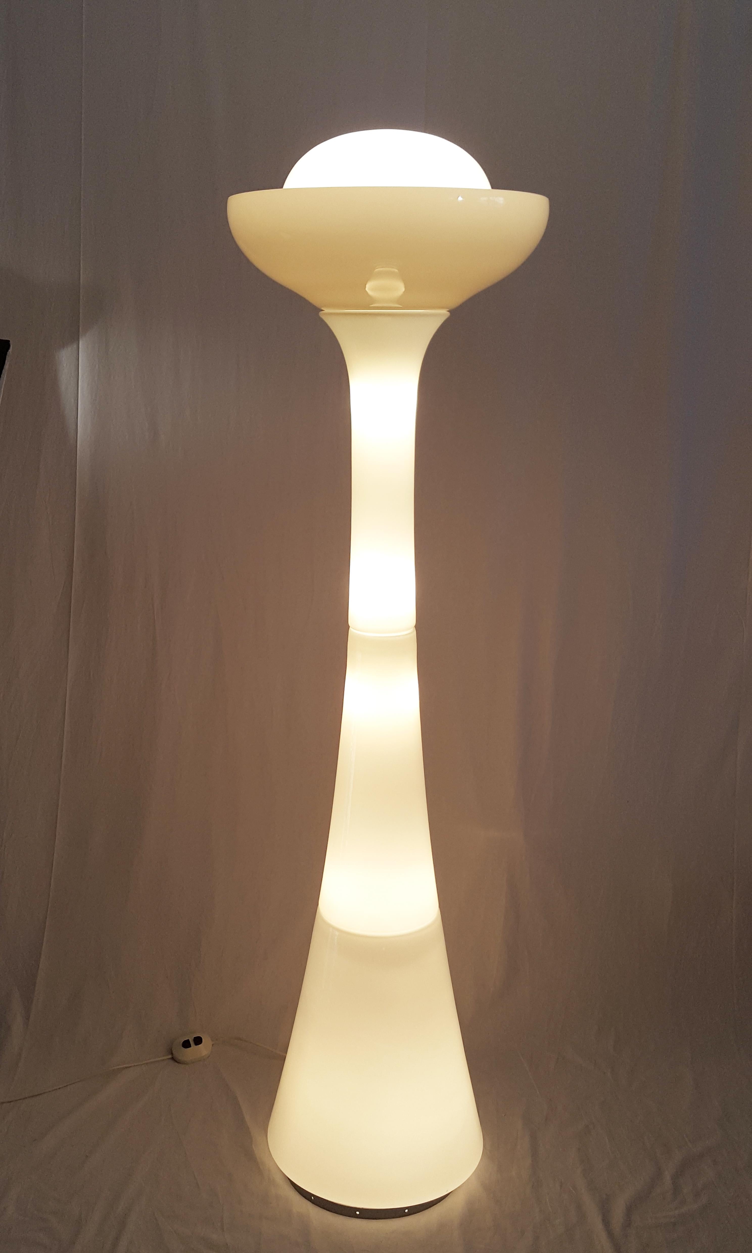 Olive Green and White Murano Glass Floor Lamp by Gino Vistosi for Vistosi, 1960s 3
