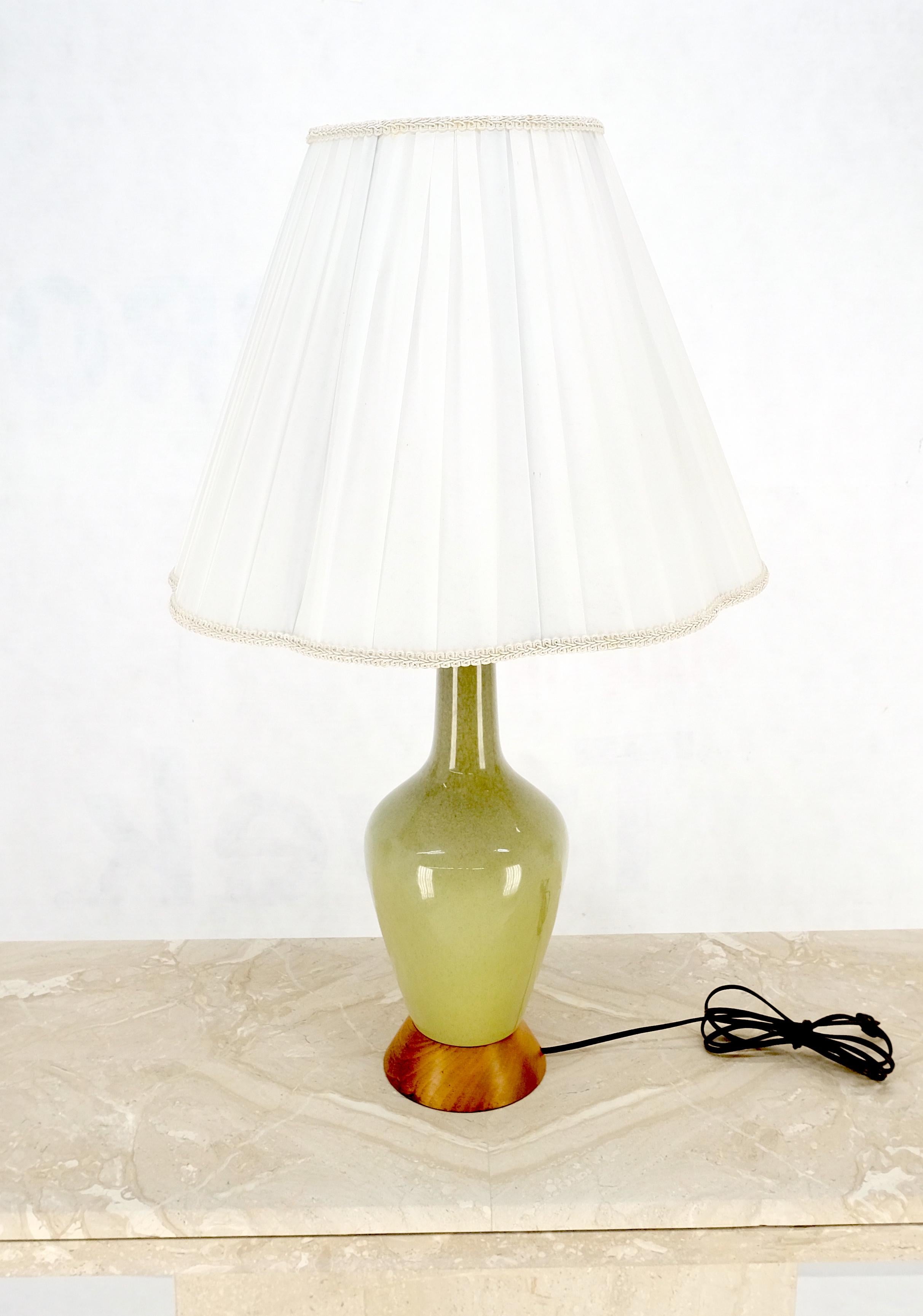Olive Green Art Pottery Ceramic Vase Shape Table Lamp Turned Walnut Base MINT For Sale 3
