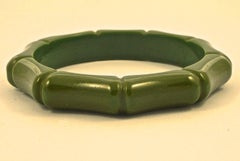 Olive Green Carved Bamboo Bakelite Bangle circa 1940s