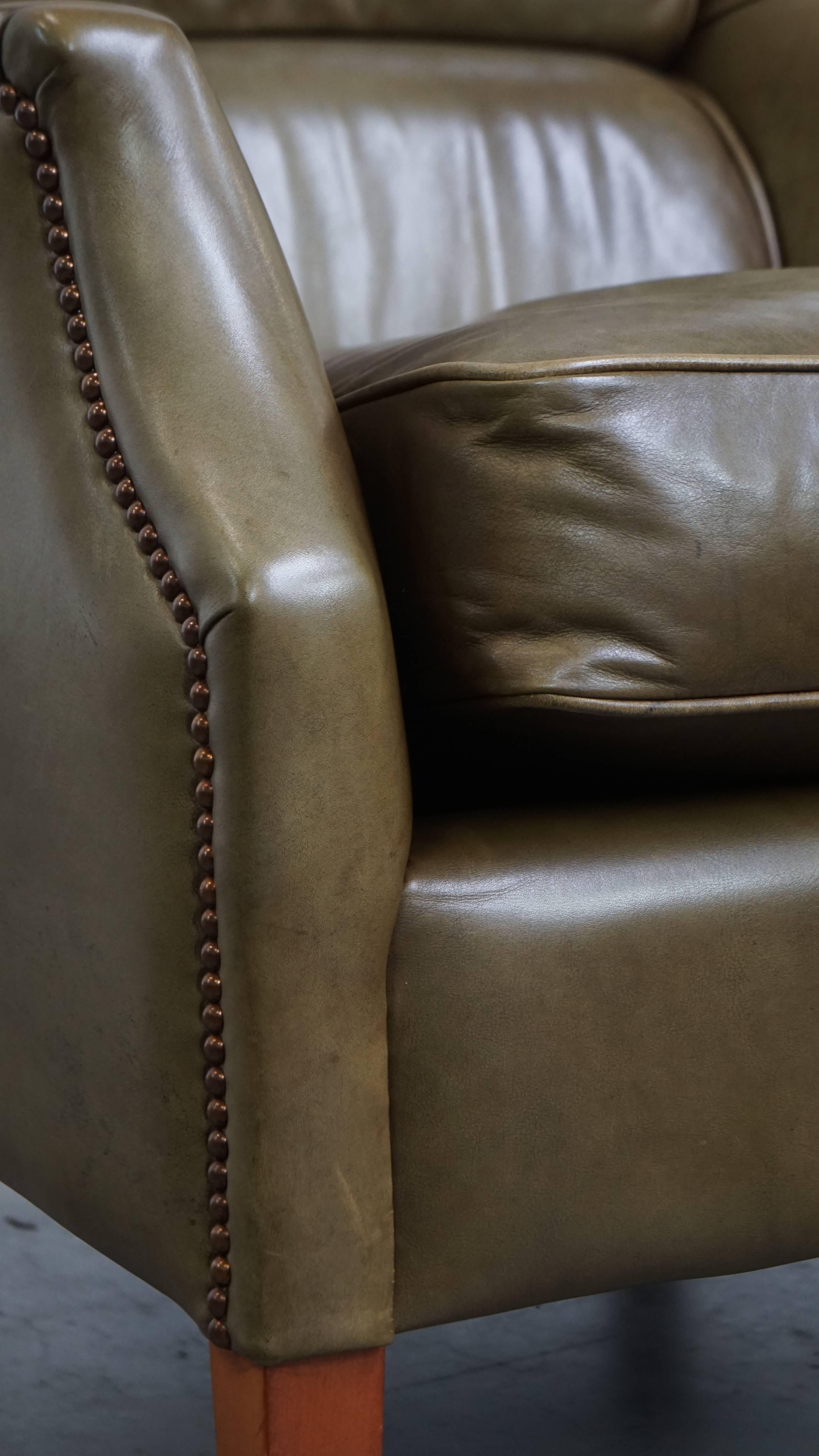 Sessel aus olivgrünem Rindsleder im Angebot 6