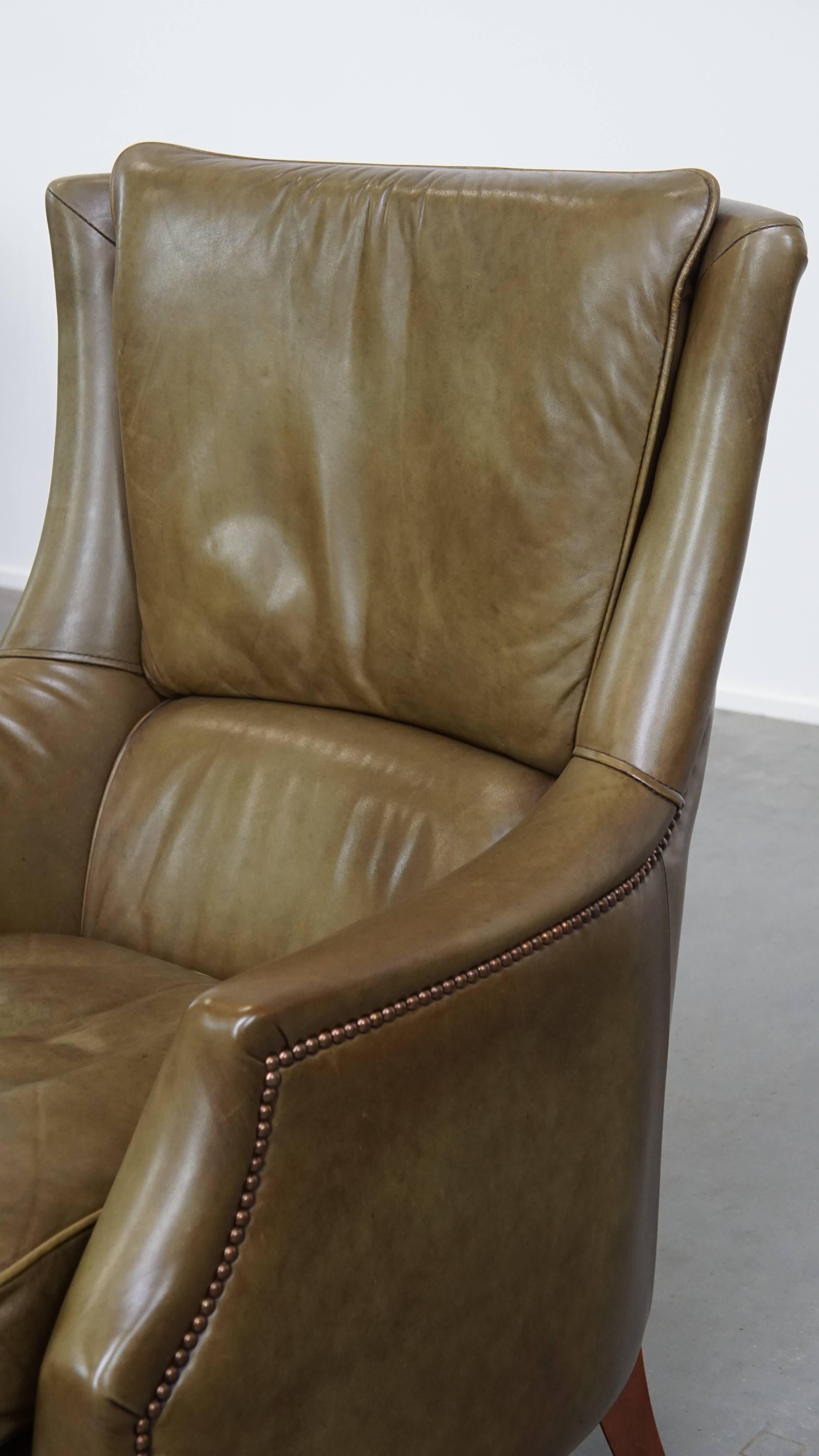 Sessel aus olivgrünem Rindsleder im Angebot 8