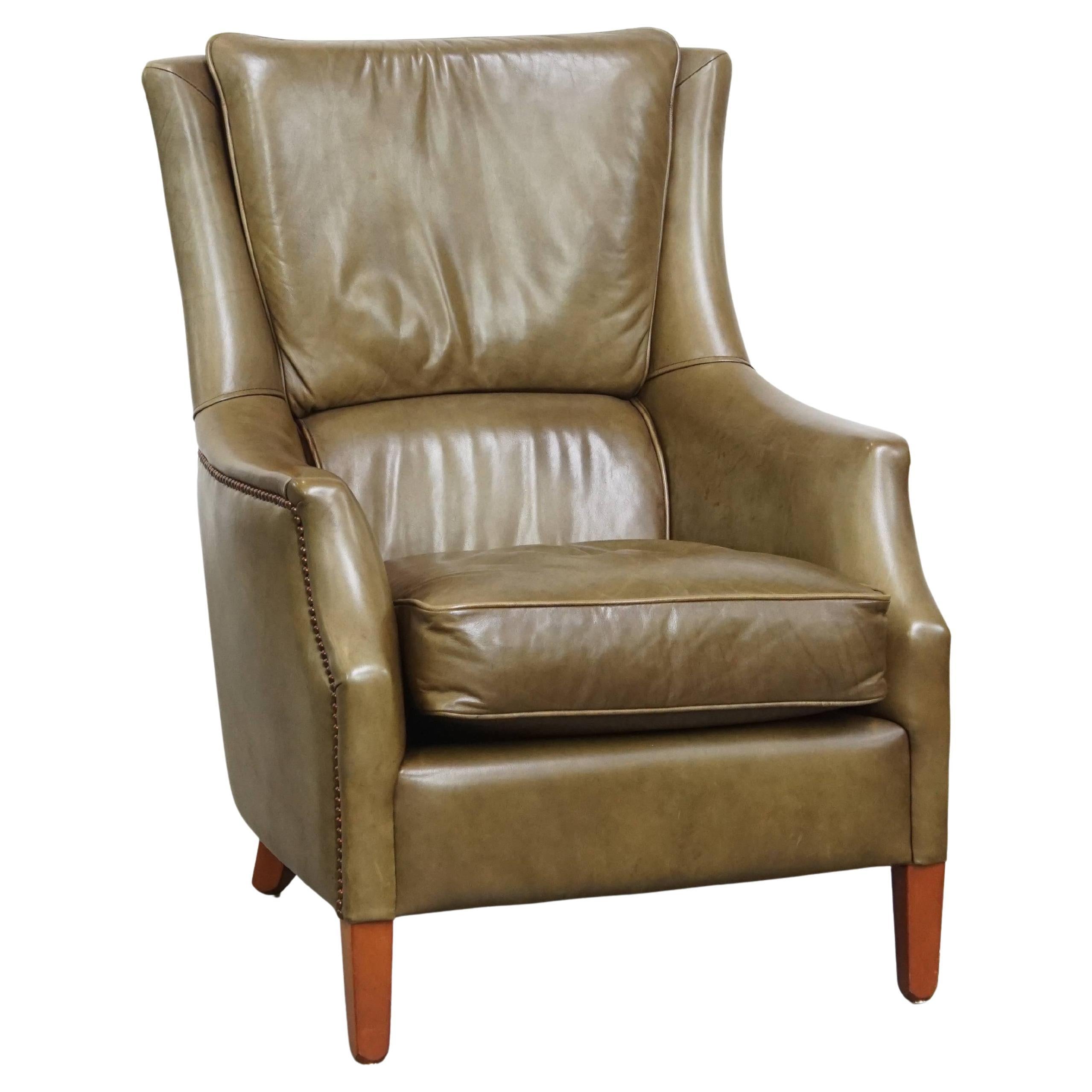 Sessel aus olivgrünem Rindsleder im Angebot