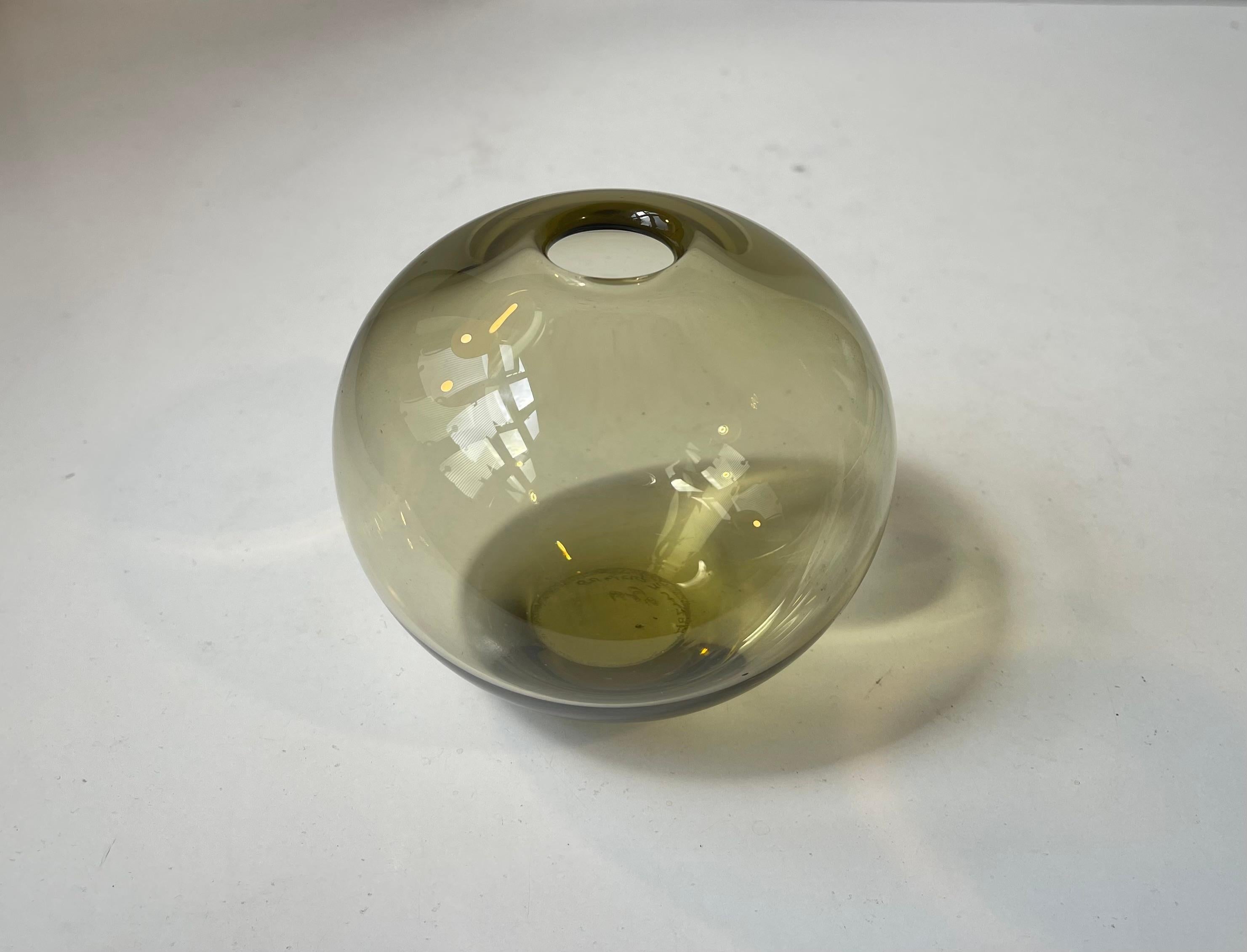 Olive Green Glass Rondo Ball Vase by Per Lutken for Holmegaard, 1959 For Sale 1