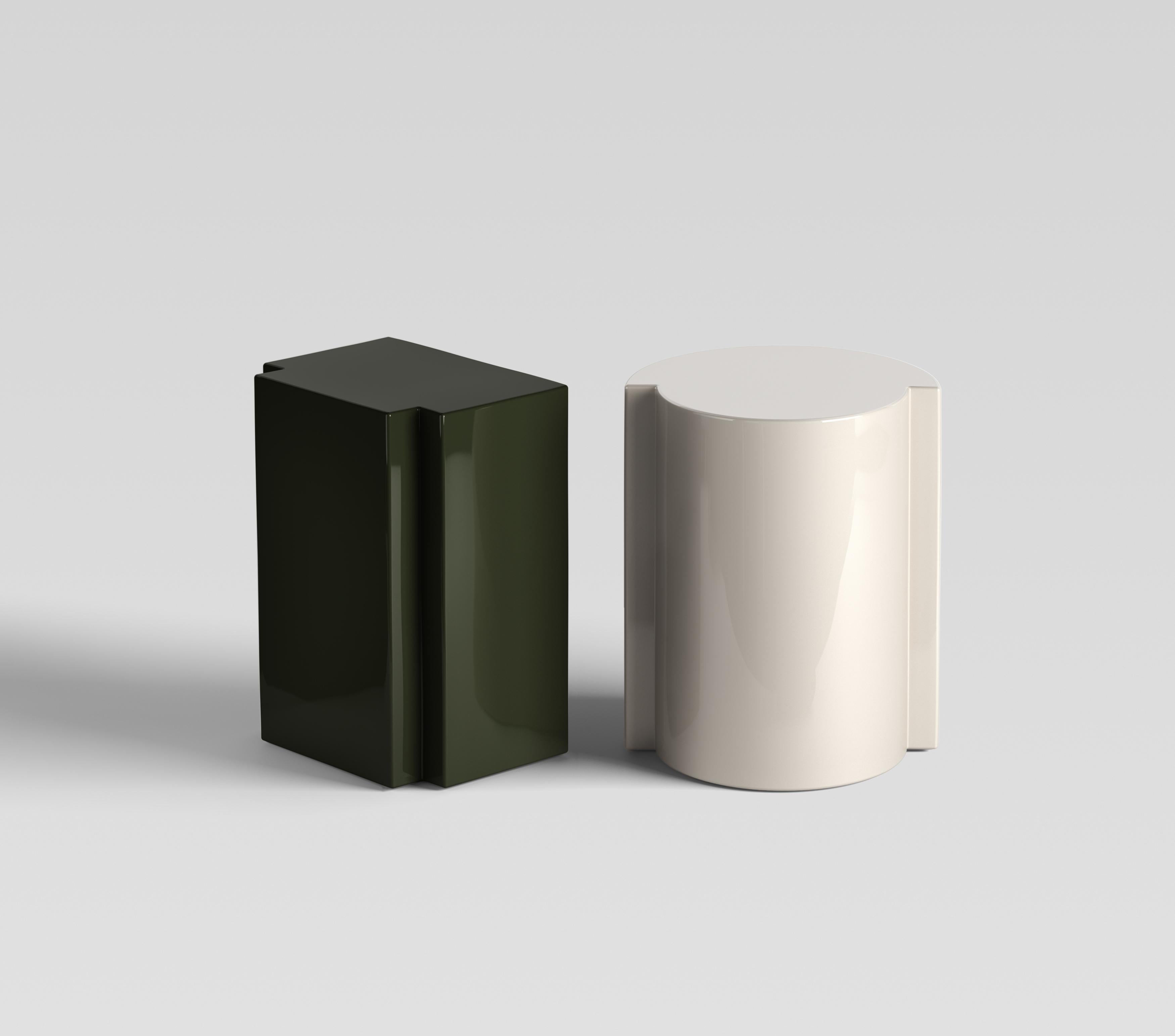 Table d'appoint et tabouret italien vert olive Design Modern laqué Neuf - En vente à Milano, IT