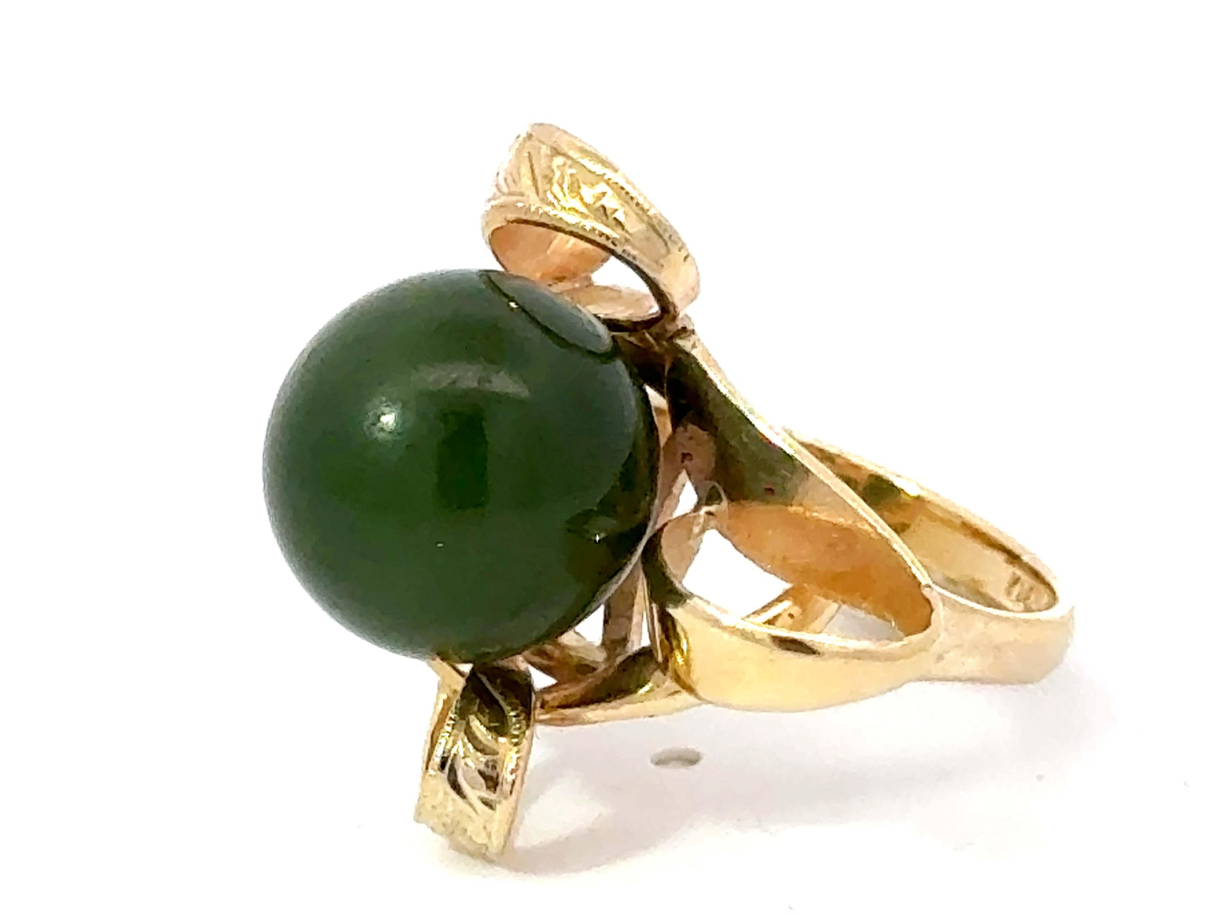 Olive Green Jade Bead Ring 18k Yellow Gold In Excellent Condition For Sale In Honolulu, HI