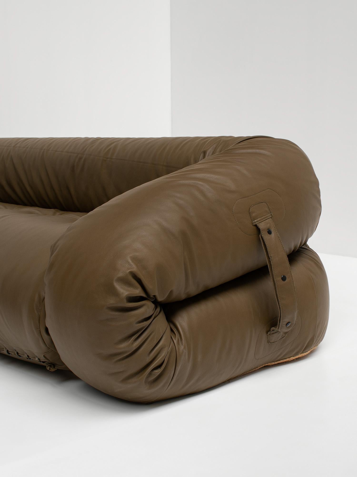 Olive Green Leather Anfibio Sofa Bed by Alessandro Becchi for Giovannetti, 1970s In Good Condition In Aartselaar, BE