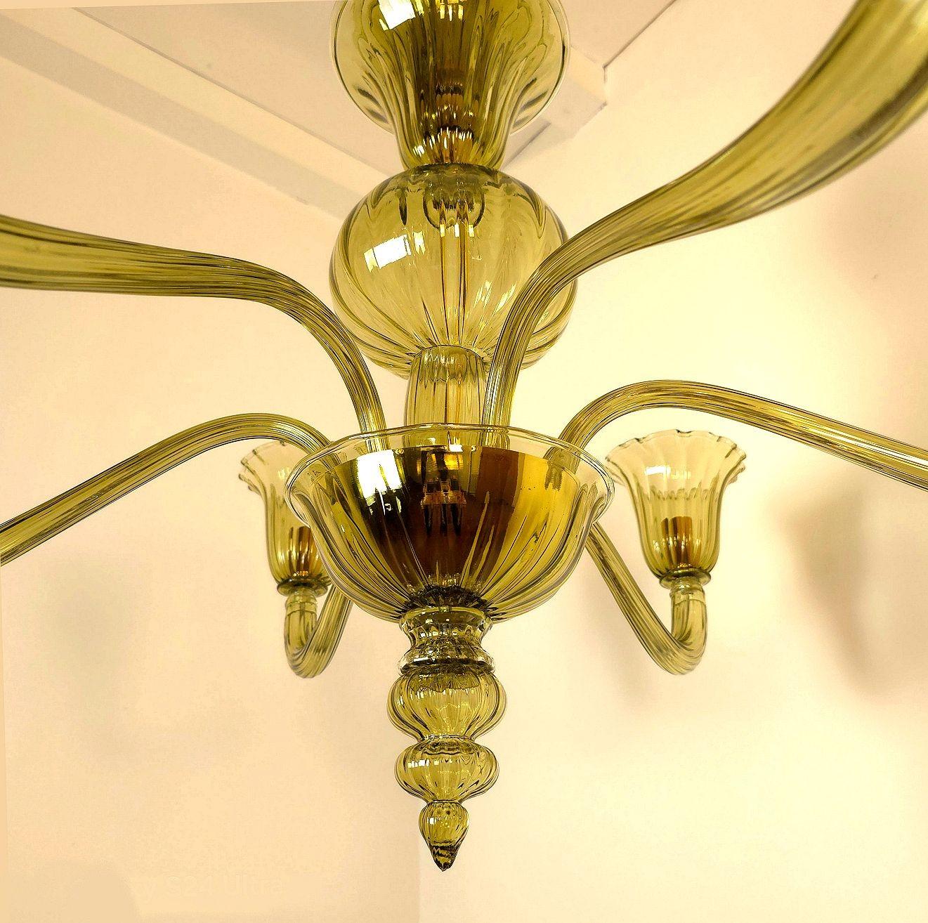 Lámpara de cristal de Murano verde oliva en Excelente estado para la venta en Dallas, TX