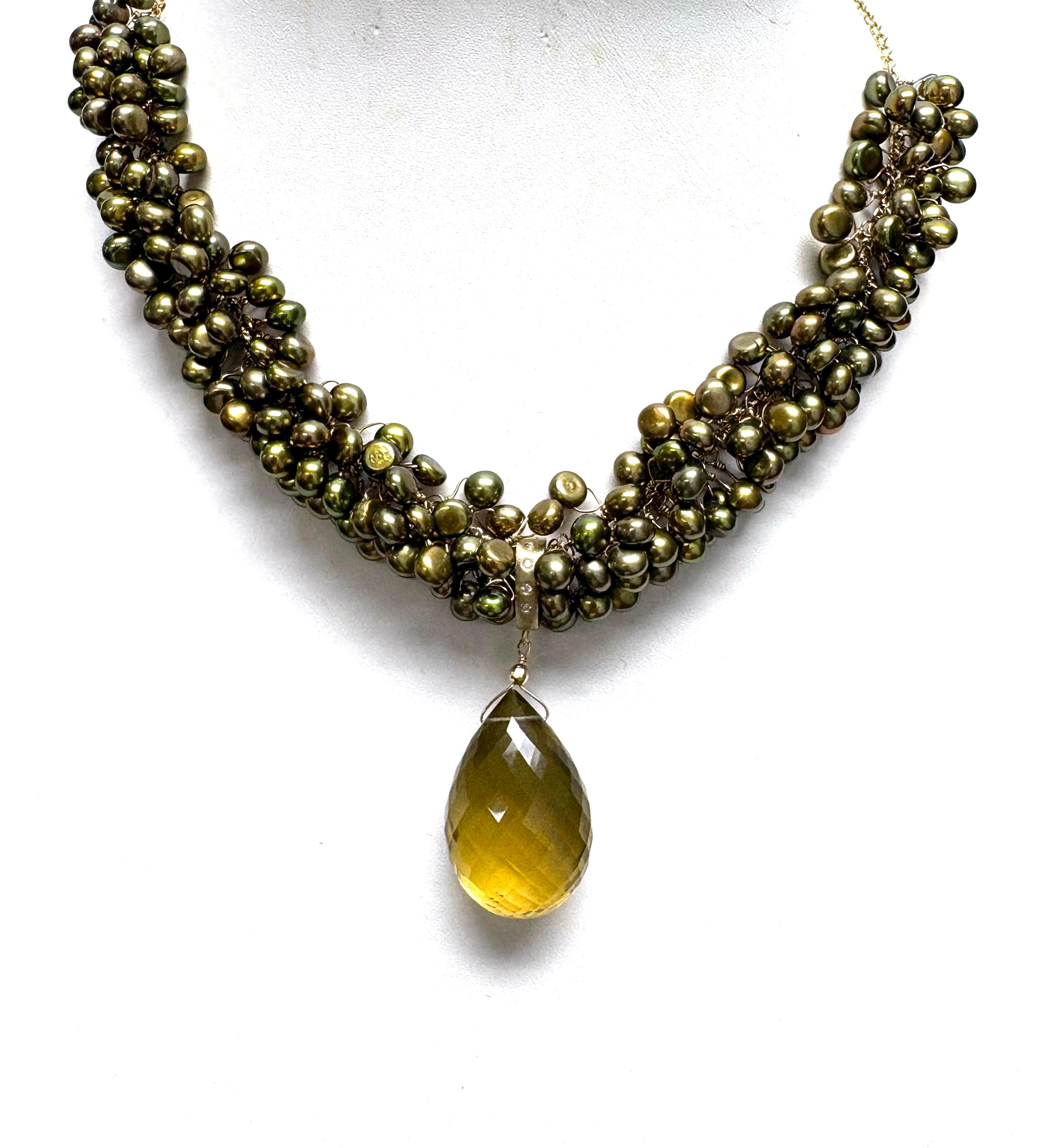 Artigiano Collana Paradizia con perle verde oliva, citrino limone e diamanti in vendita