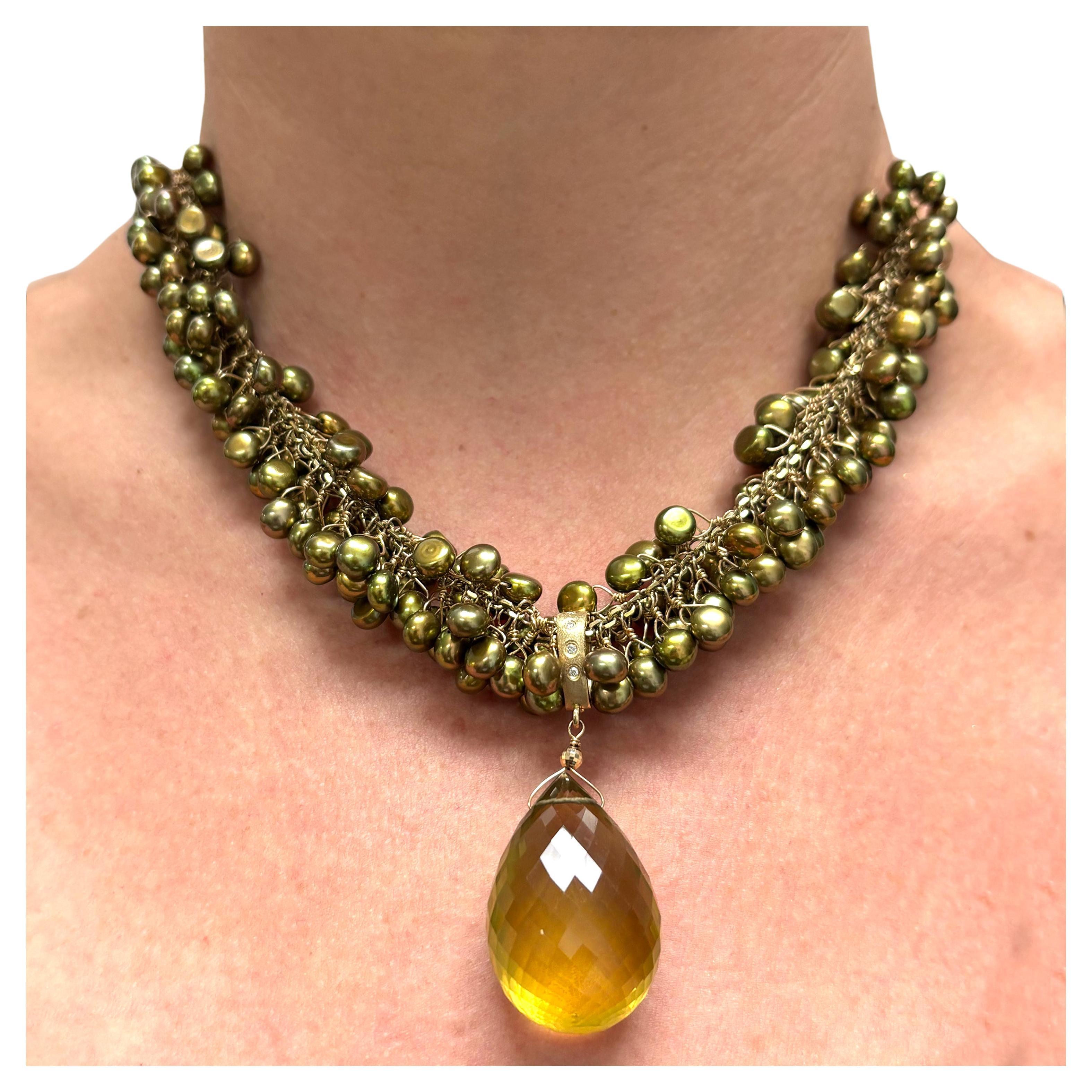 Collana Paradizia con perle verde oliva, citrino limone e diamanti in vendita