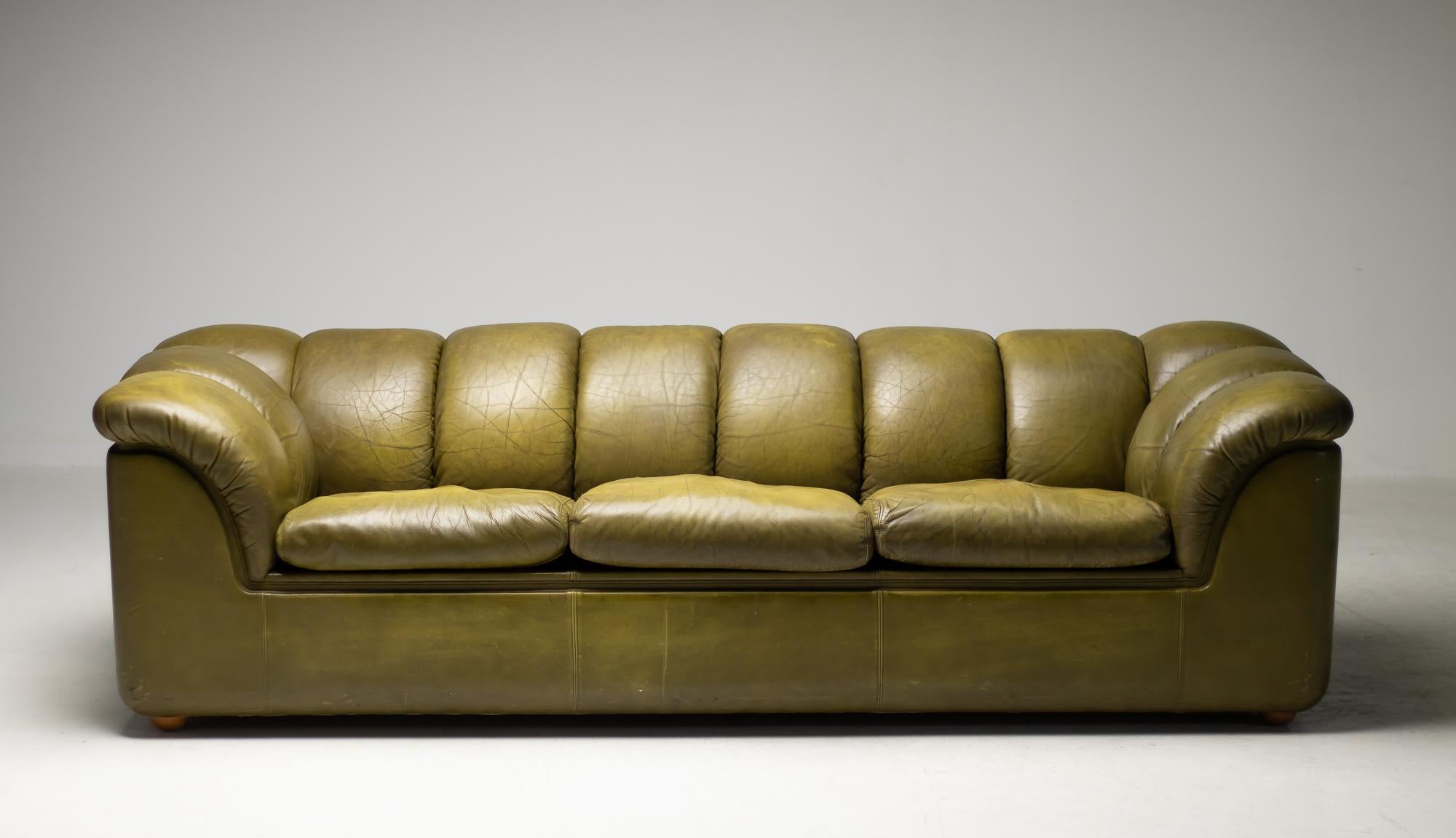 Olive Green Poltrona Frau Sofa In Good Condition In Dronten, NL