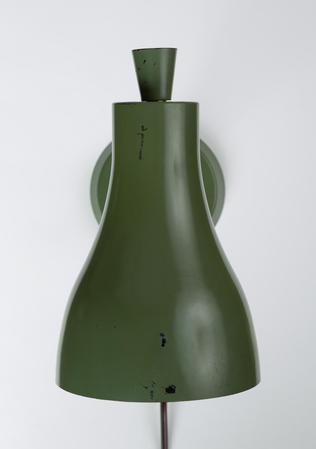Mid-Century Modern Olive Green Wall Lamp by Gerald Thurston for Lightolier