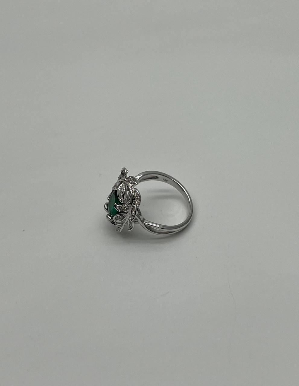 Olive Leaf Branch Motif Green Emerald Diamond Pave 14K White Gold Statement Ring (Gemischter Schliff) im Angebot