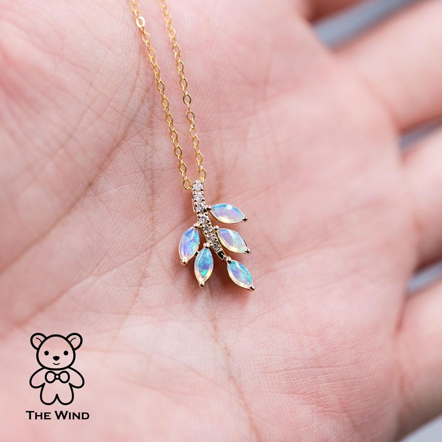 Collar Colgante Diamante Ópalo Macizo Australiano Diseño Hoja de Olivo Oro Amarillo 14K

.
Envío nacional gratuito USPS First Class  ¡Garantía limitada gratuita de un año!  ¡Bolsa o caja de regalo gratis con cada pedido!



El ópalo, la reina de las
