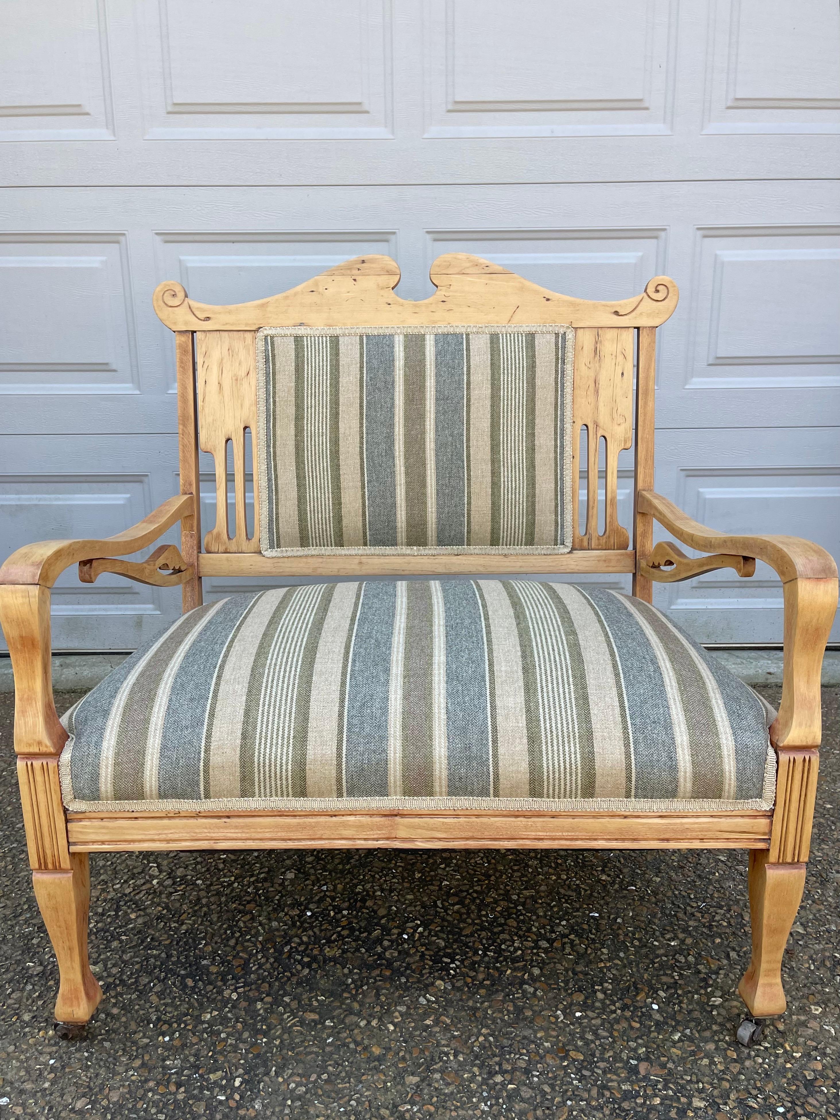 French Provincial Olive Marie vintage French settee For Sale