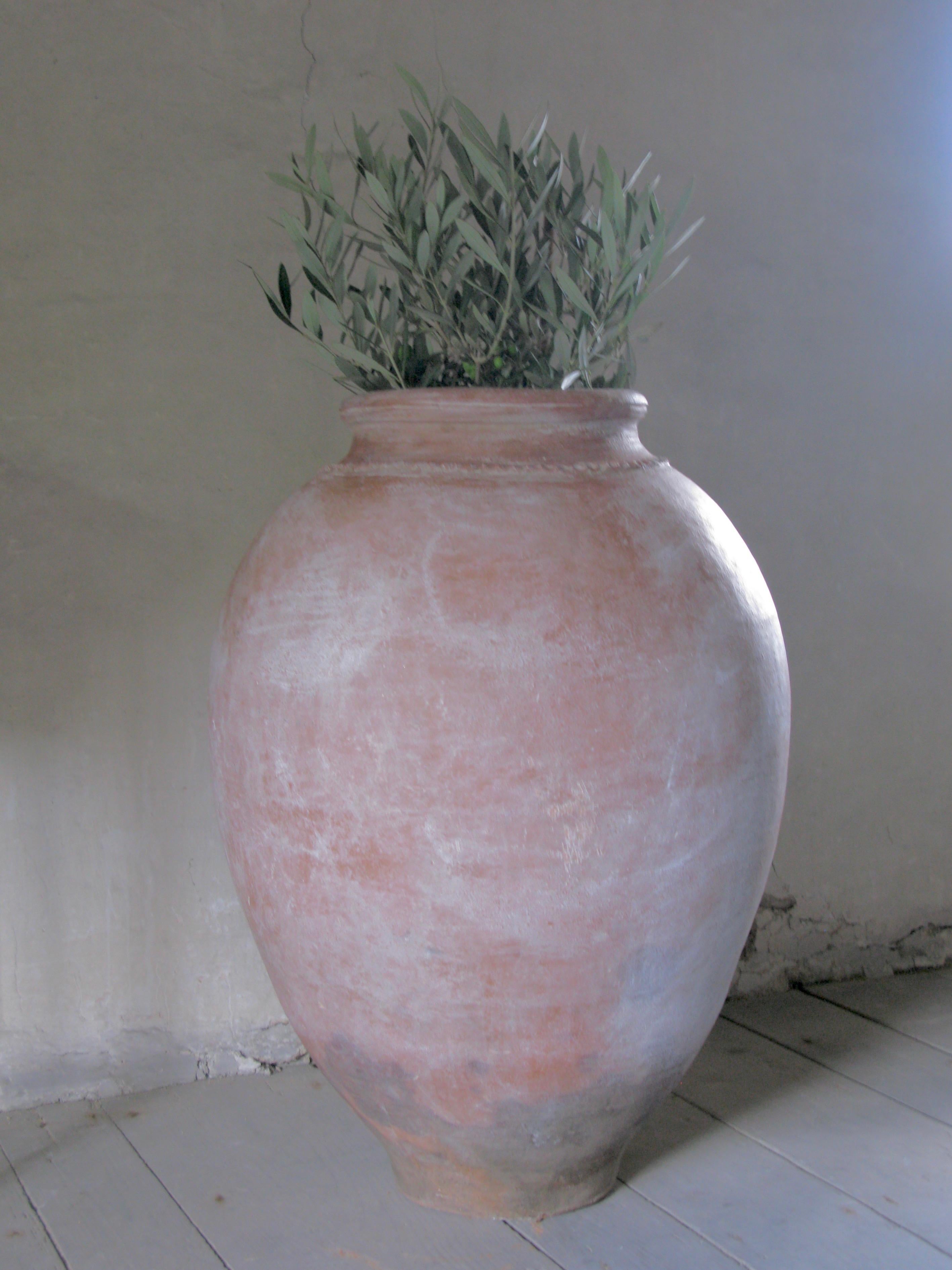 Olive Pot, Antique Spanish Pot, Olive Jar, Antique Pots, terracotta Pots, Spain In Good Condition In South Cotswolds, GB
