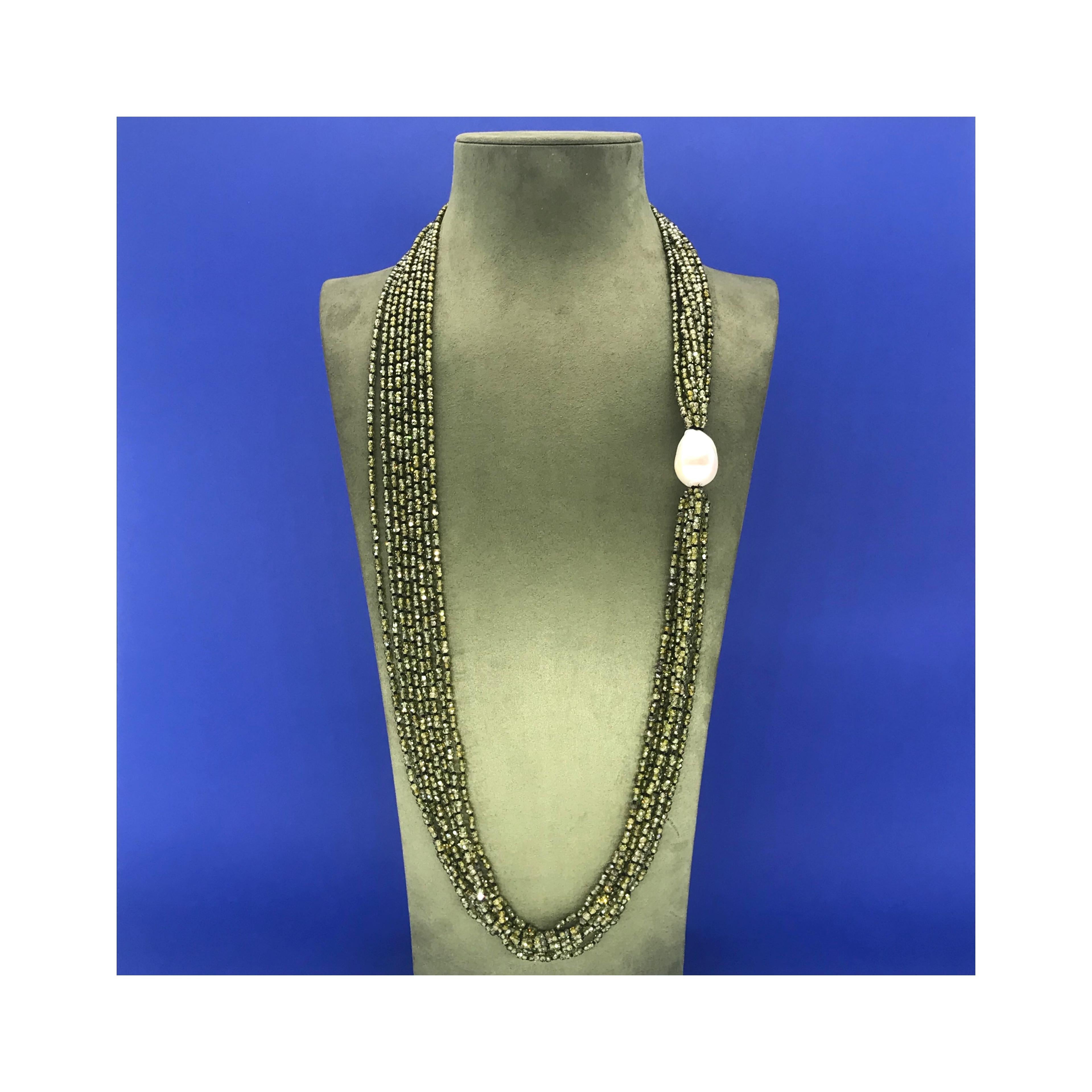 Olive Quartz Pearl and Baroque South Sea Pearl Multi-Strand Necklaces In New Condition In Vannes, FR