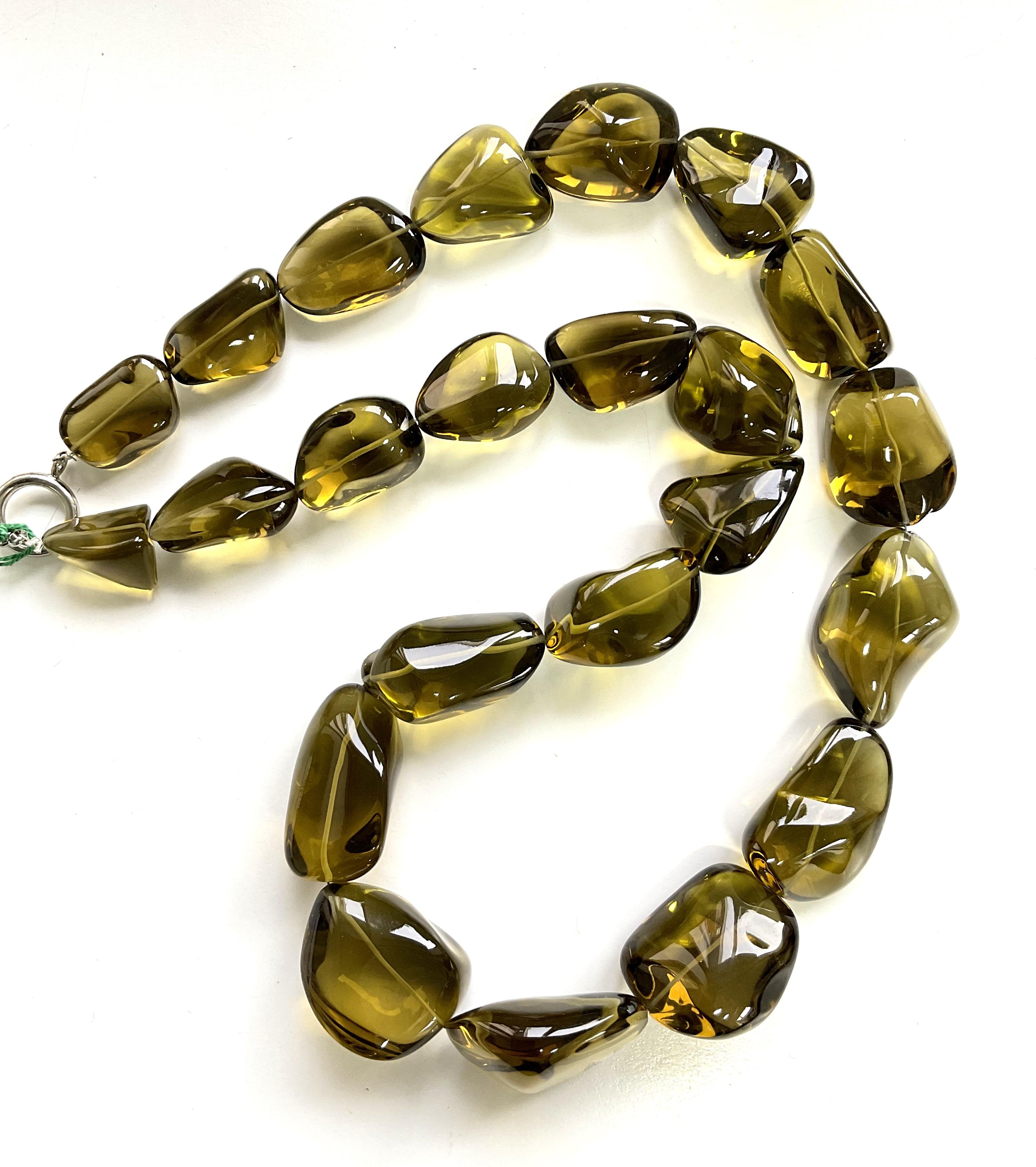 Olivenquarz Top Qualität 1407.00 Karat Plain Tumbled Halskette Natürlicher Edelstein für Damen oder Herren im Angebot